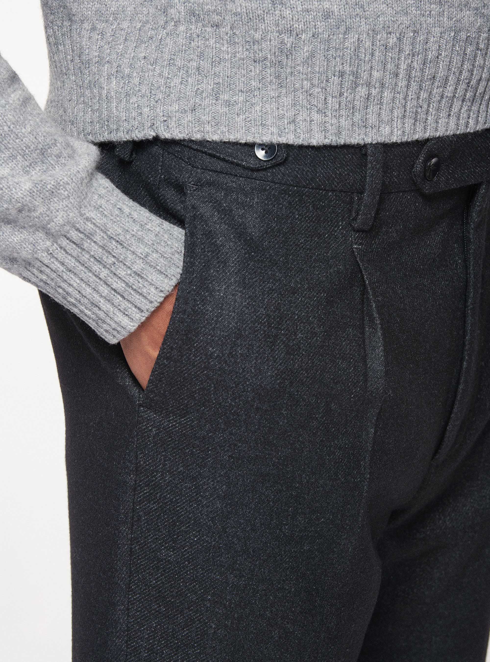 Pantaloni con pinces in flanella di lana Duemilagori, NERO