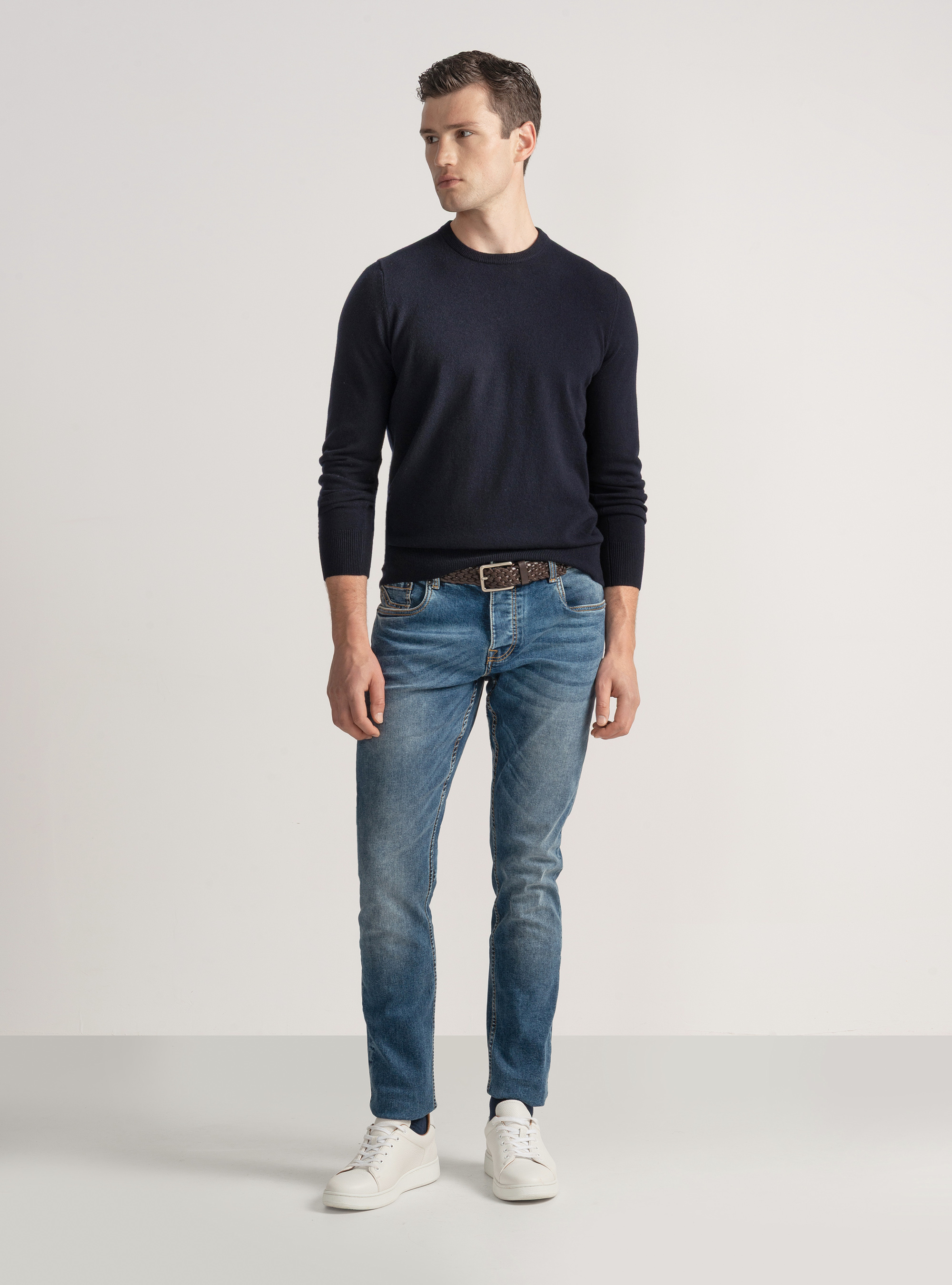 Trikot mit Rundhalsausschnitt aus Lambswool und Kaschmir, NAVY 0218C