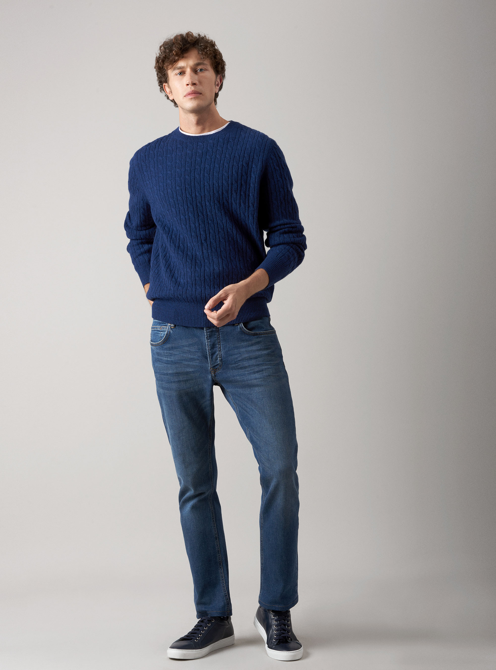 Maglia girocollo in lana lambswool e cashmere con trecce, INCHIOSTRO