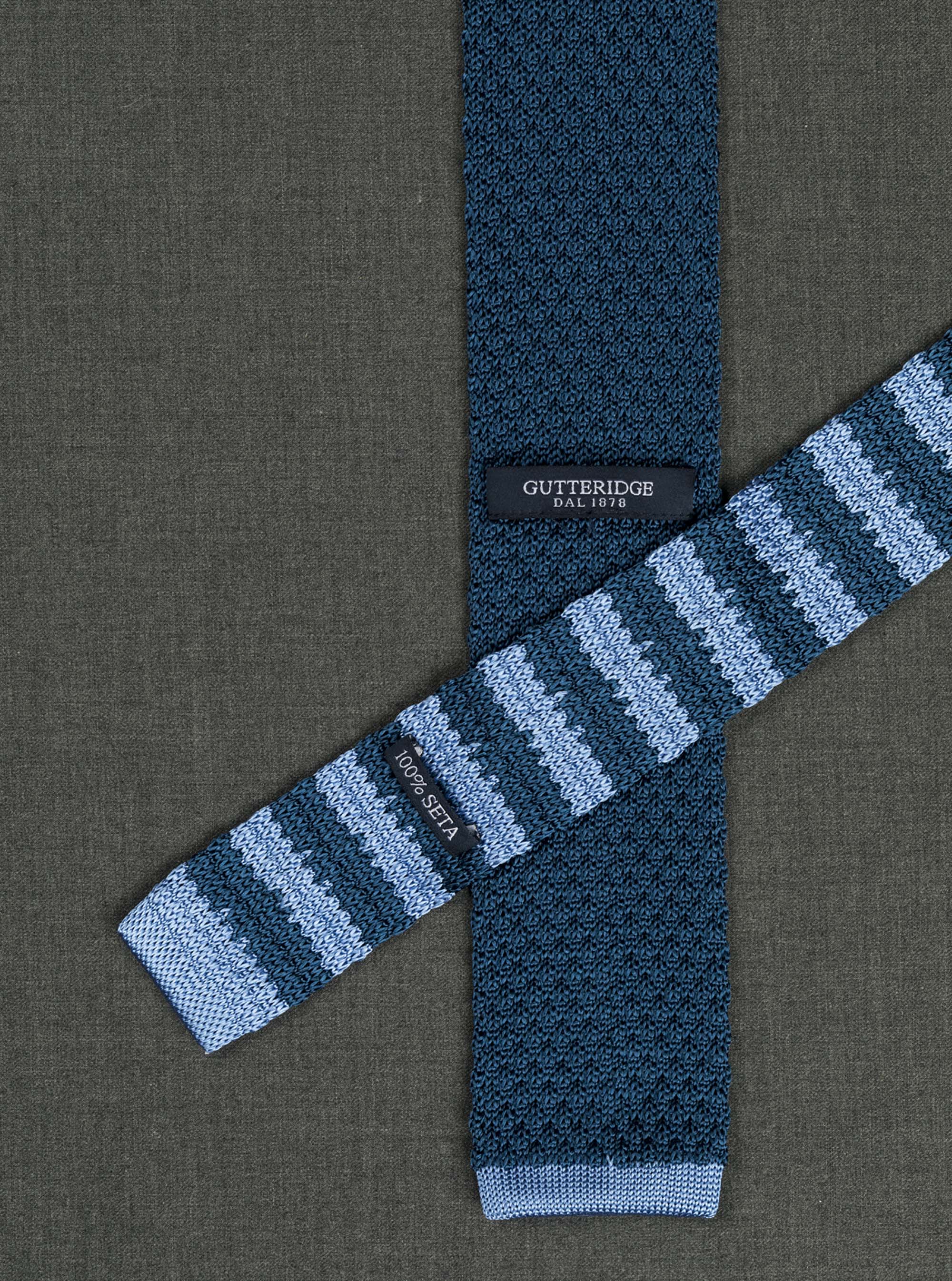 A maglia unita con back rigato, INCHIOSTRO