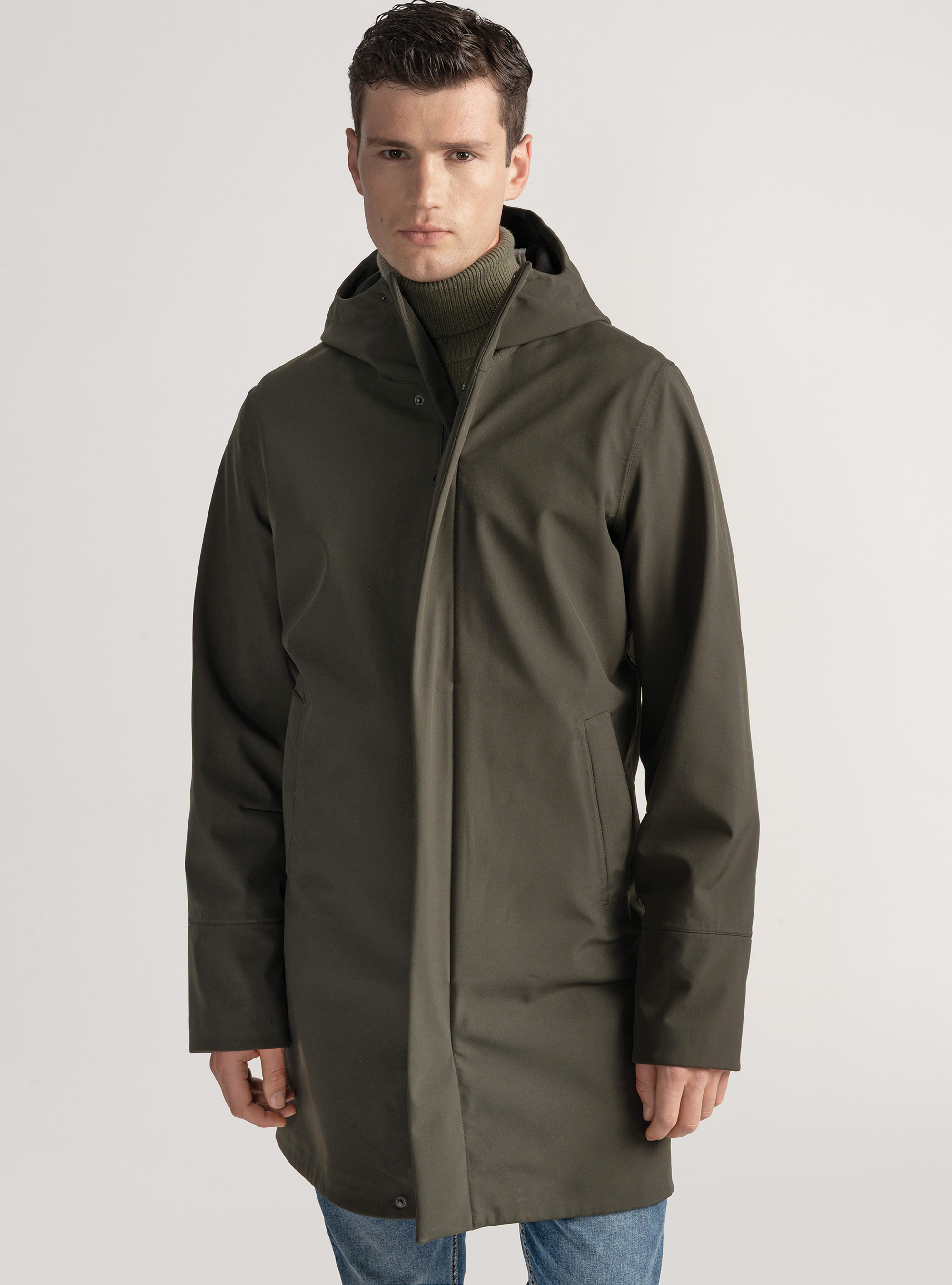 Cazadora técnica larga con capucha, VERDE