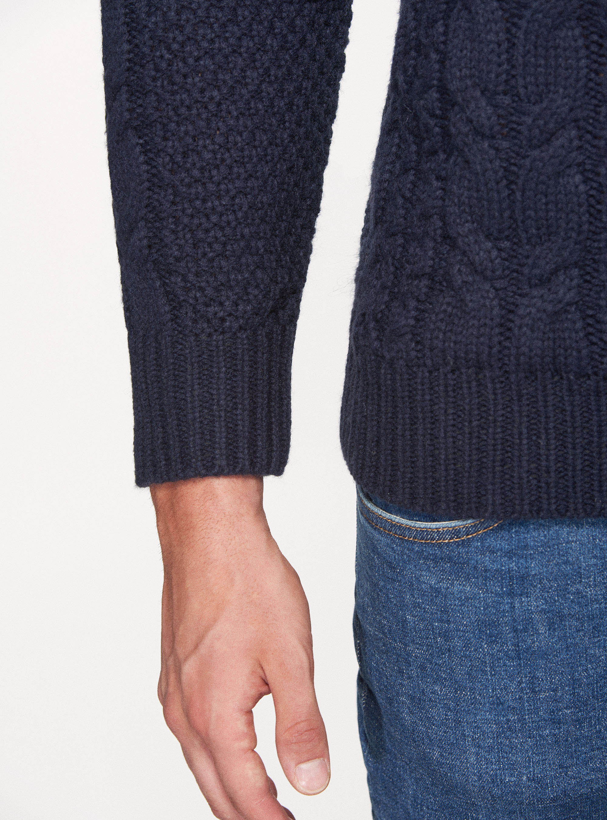 Maglia collo alto in misto lana a treccia, BLU NAVY