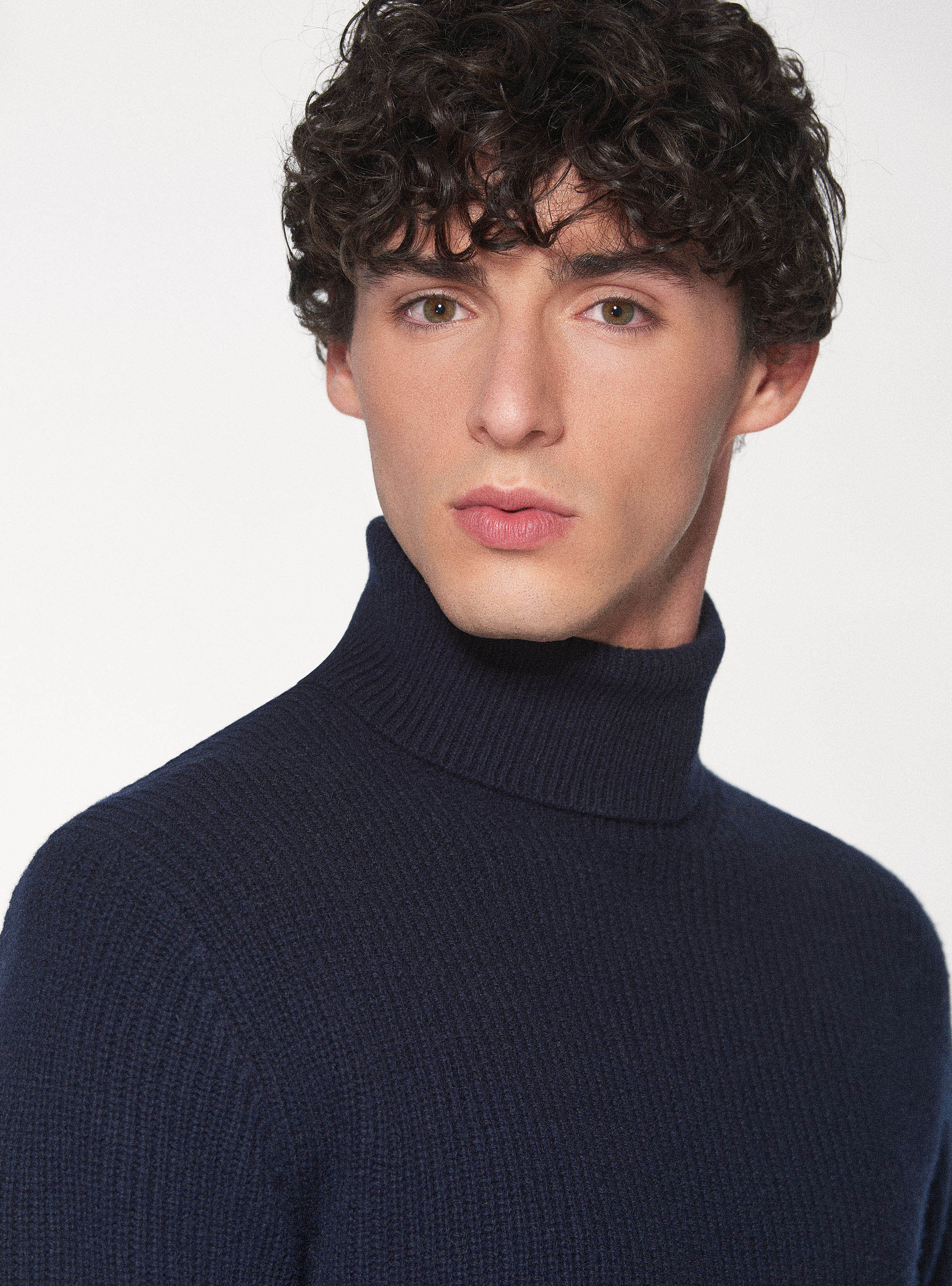 Maglia collo alto di lana lambswool in costa perlata, BLU NAVY