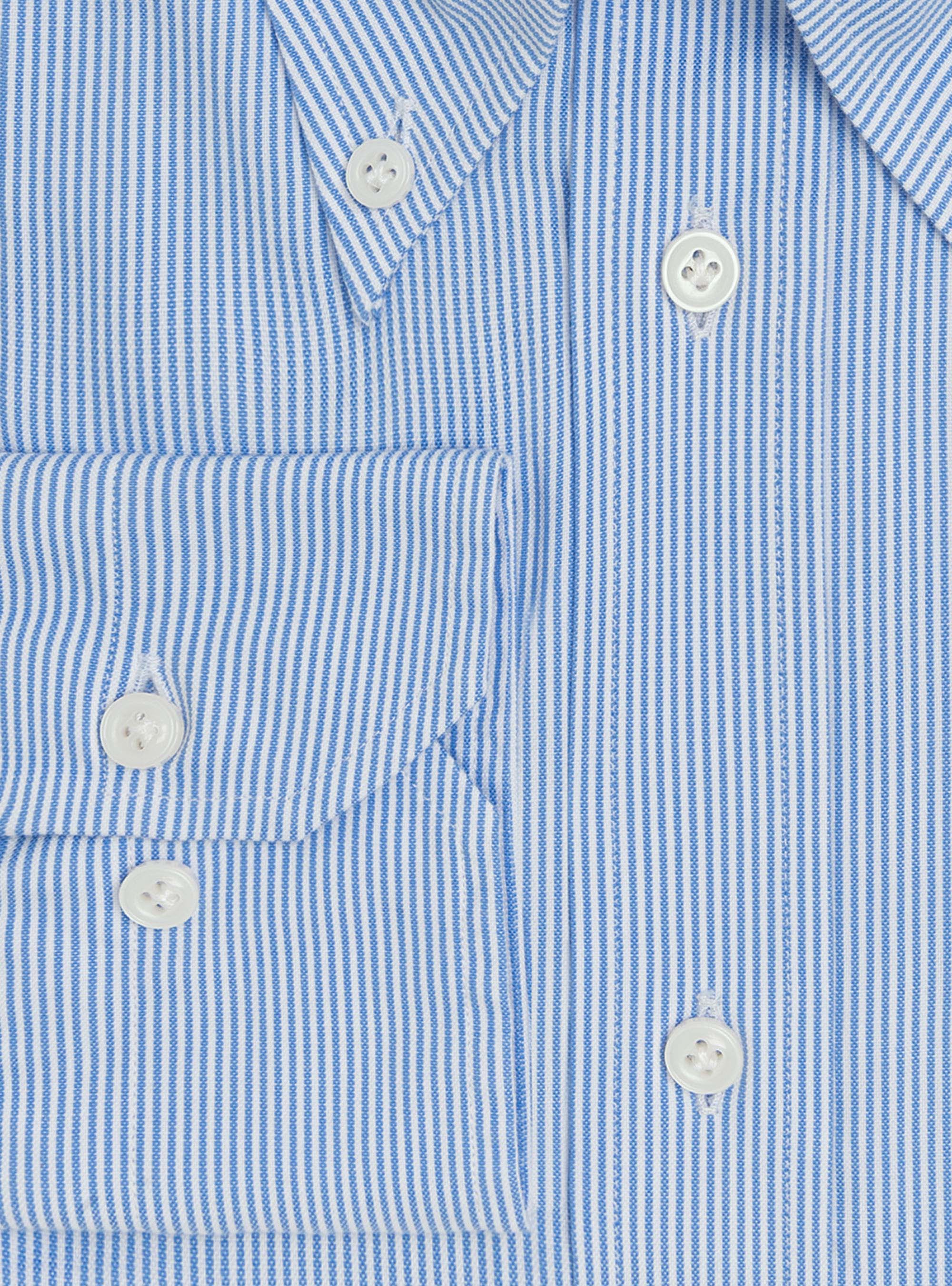 Comfortable classic fit shirt with oxford button-down collar, LIGHT BLUE