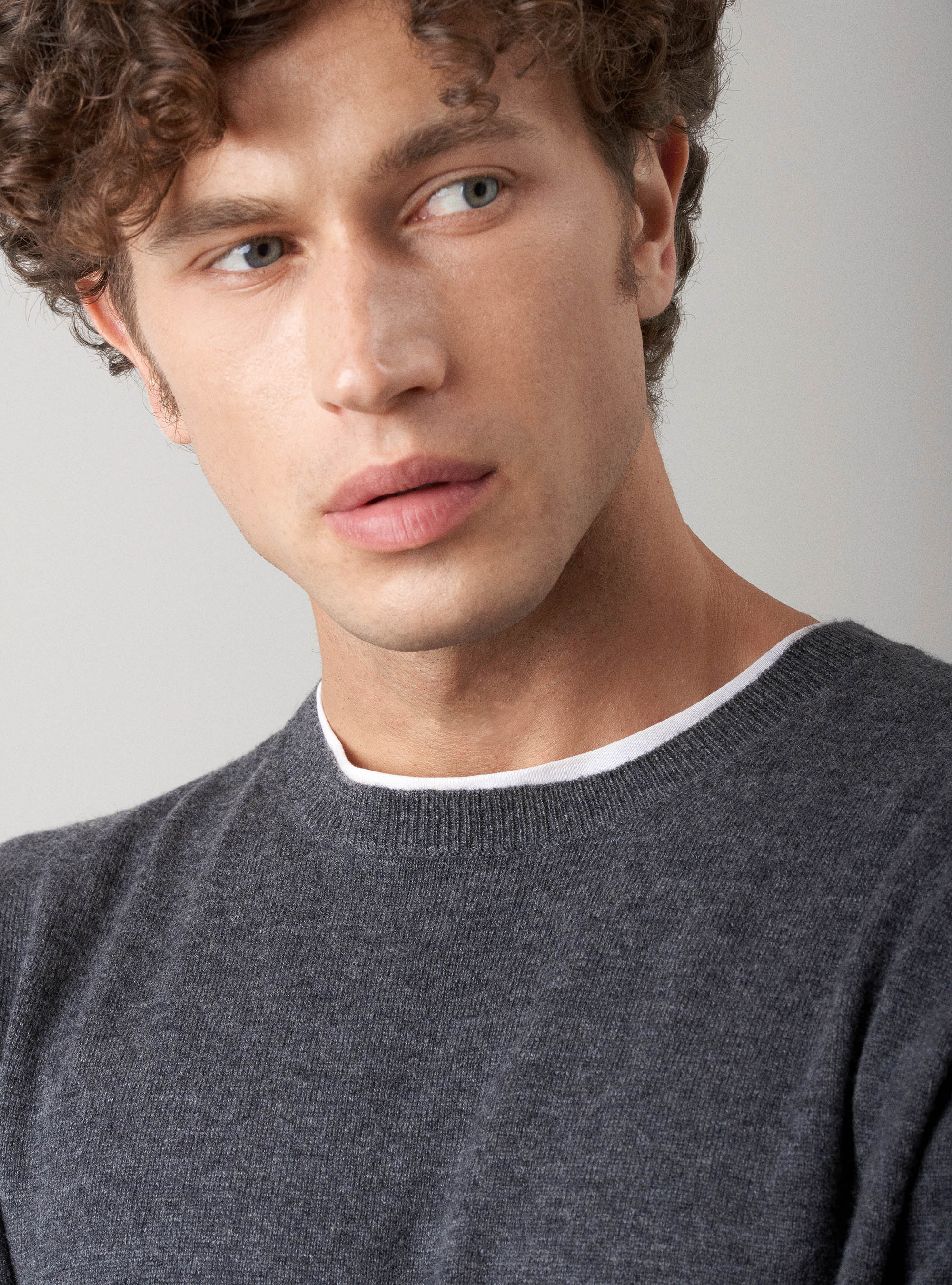 Maglia girocollo in lana lambswool e cashmere, ASFALTO