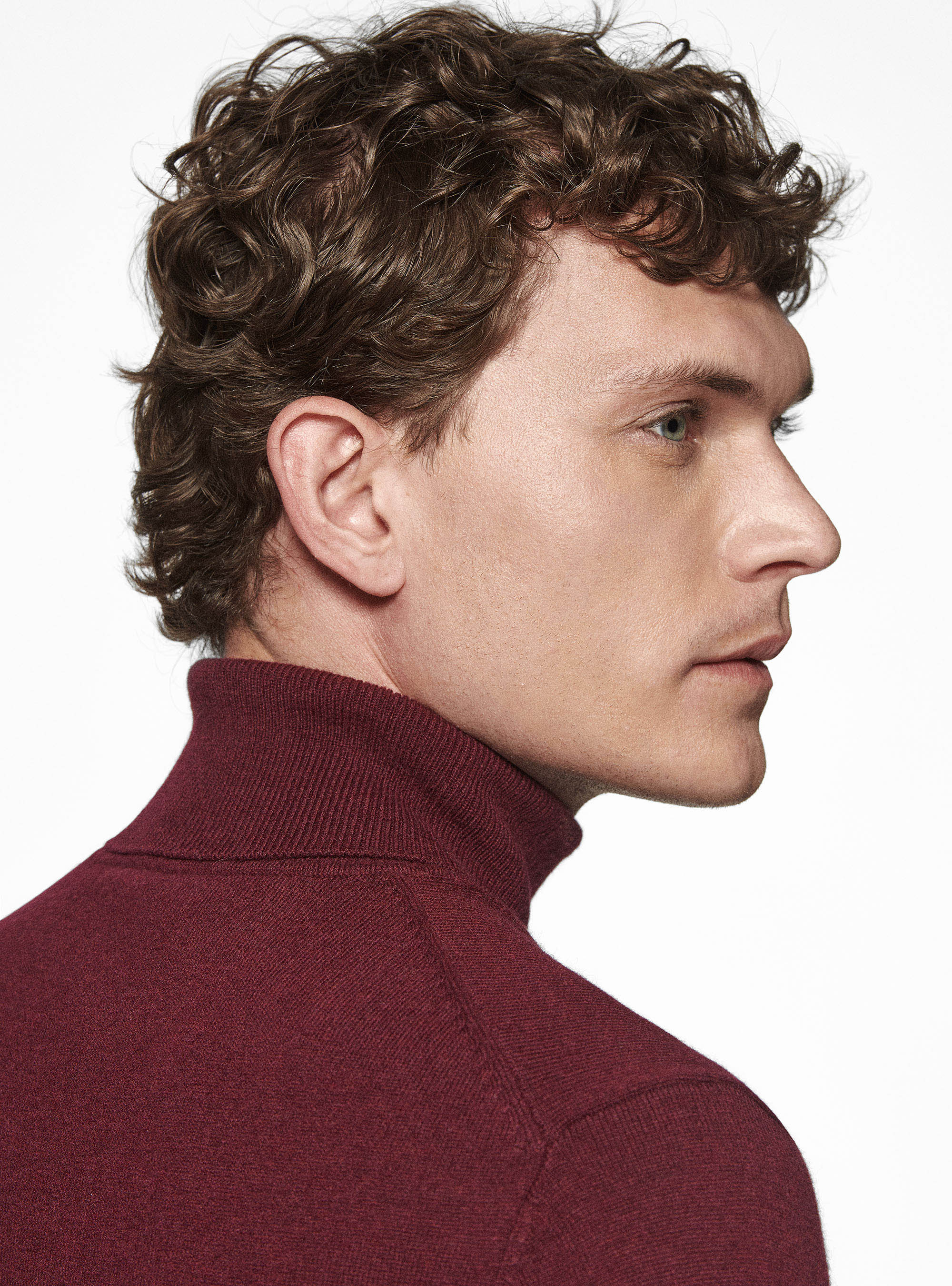 Cuello alto de cachemira, BURDEOS
