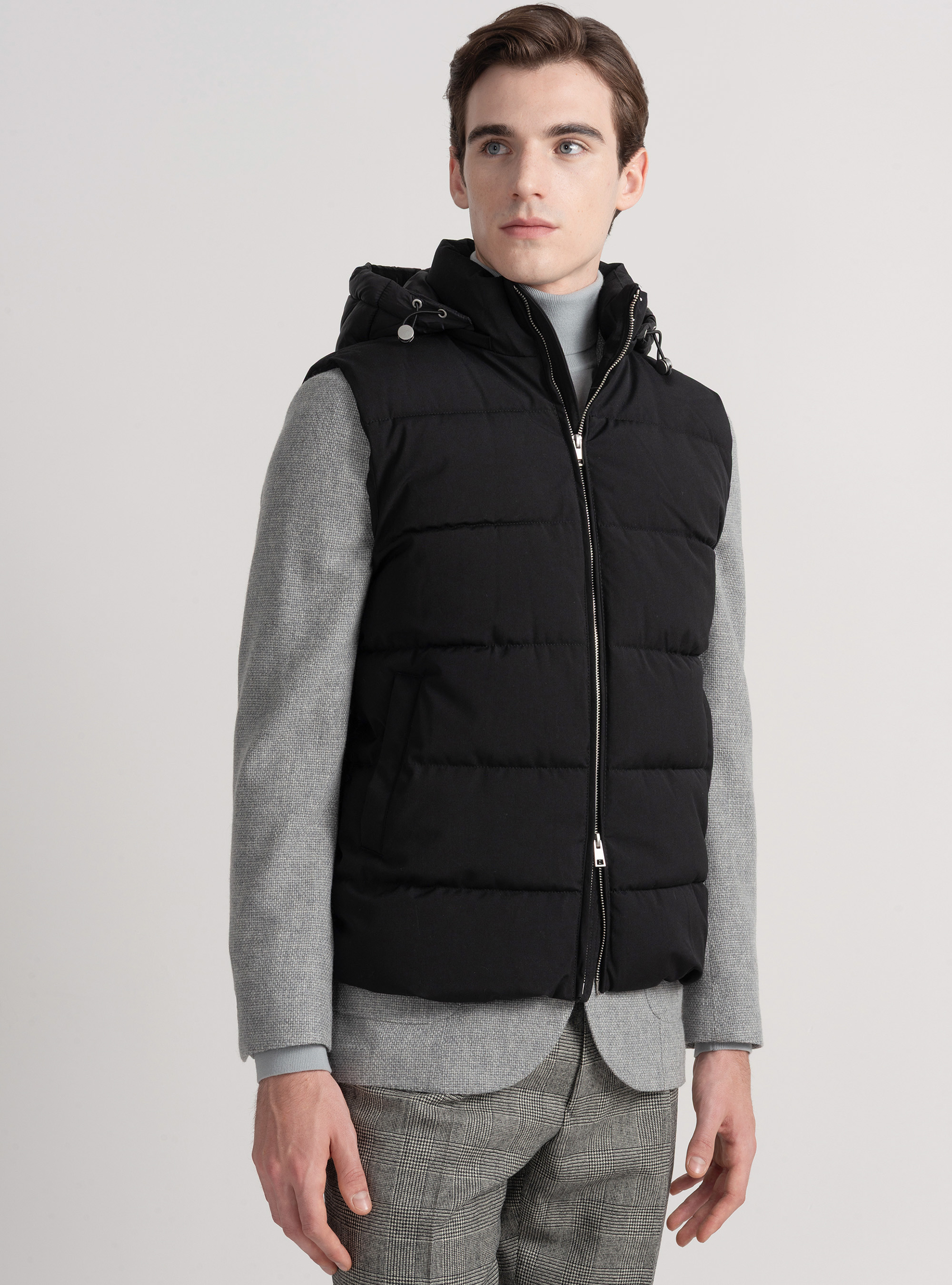 Smanicato imbottito con cappuccio, NERO