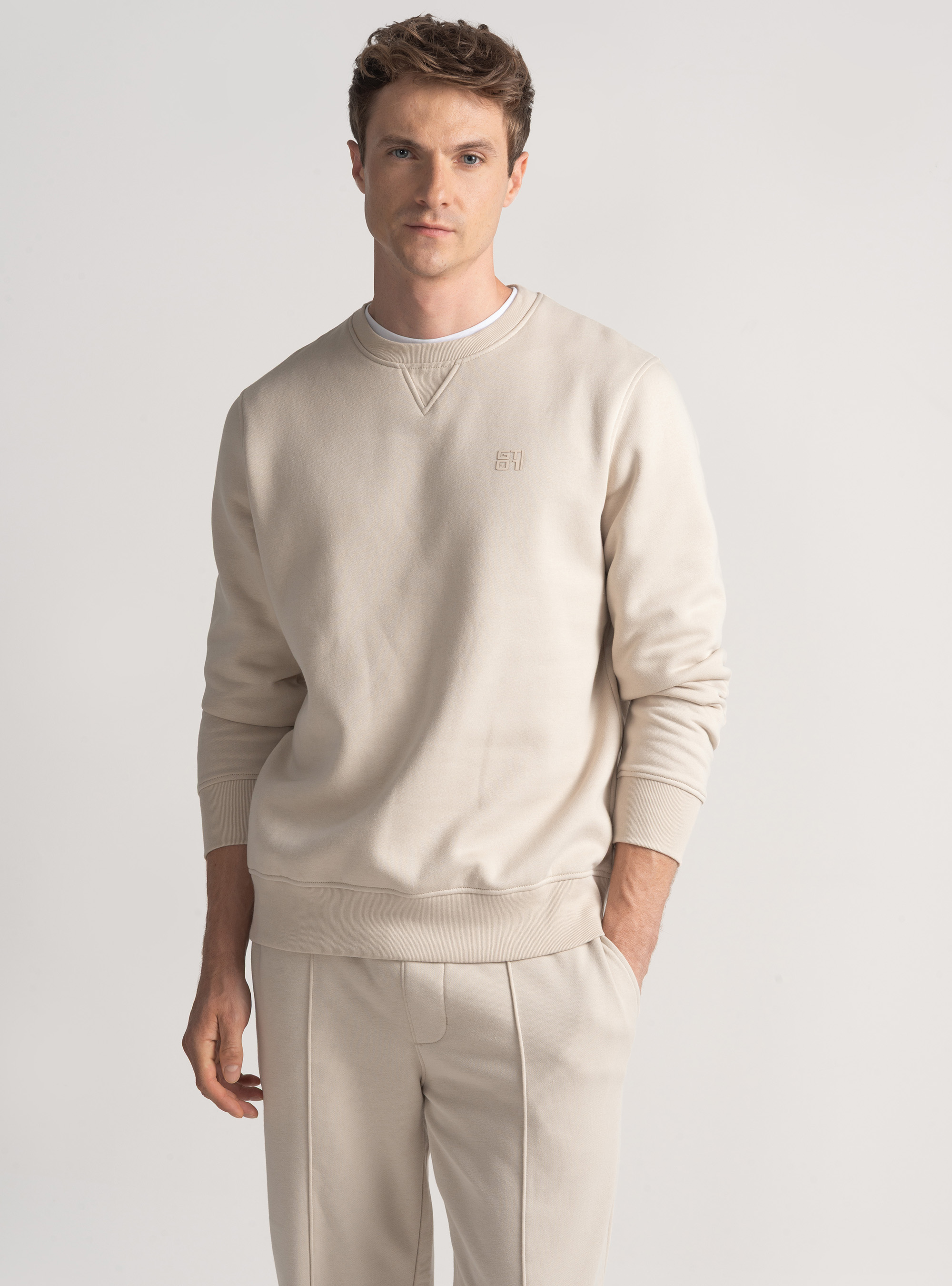 Sudadera con cuello redondo y logotipo de goma GT01, CRUDO