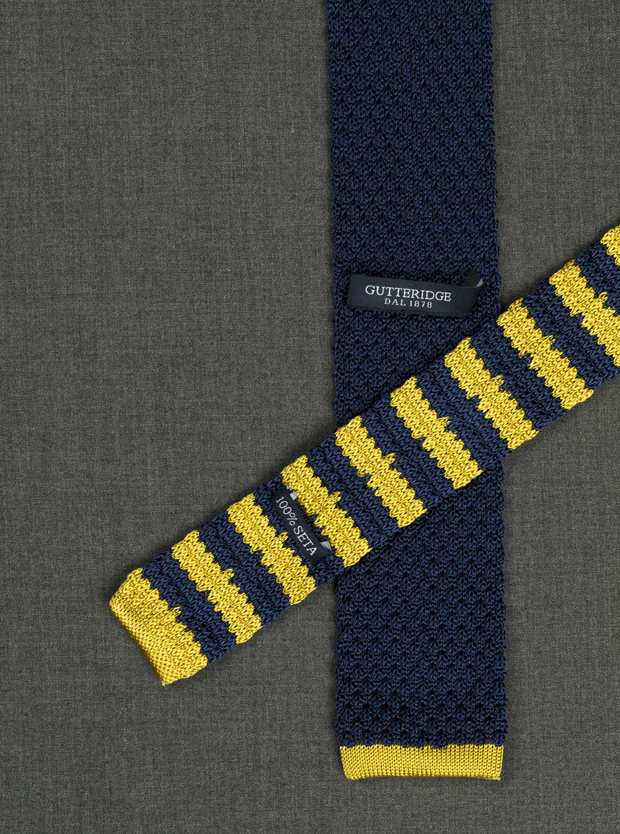 A maglia unita con back rigato, BASALTO