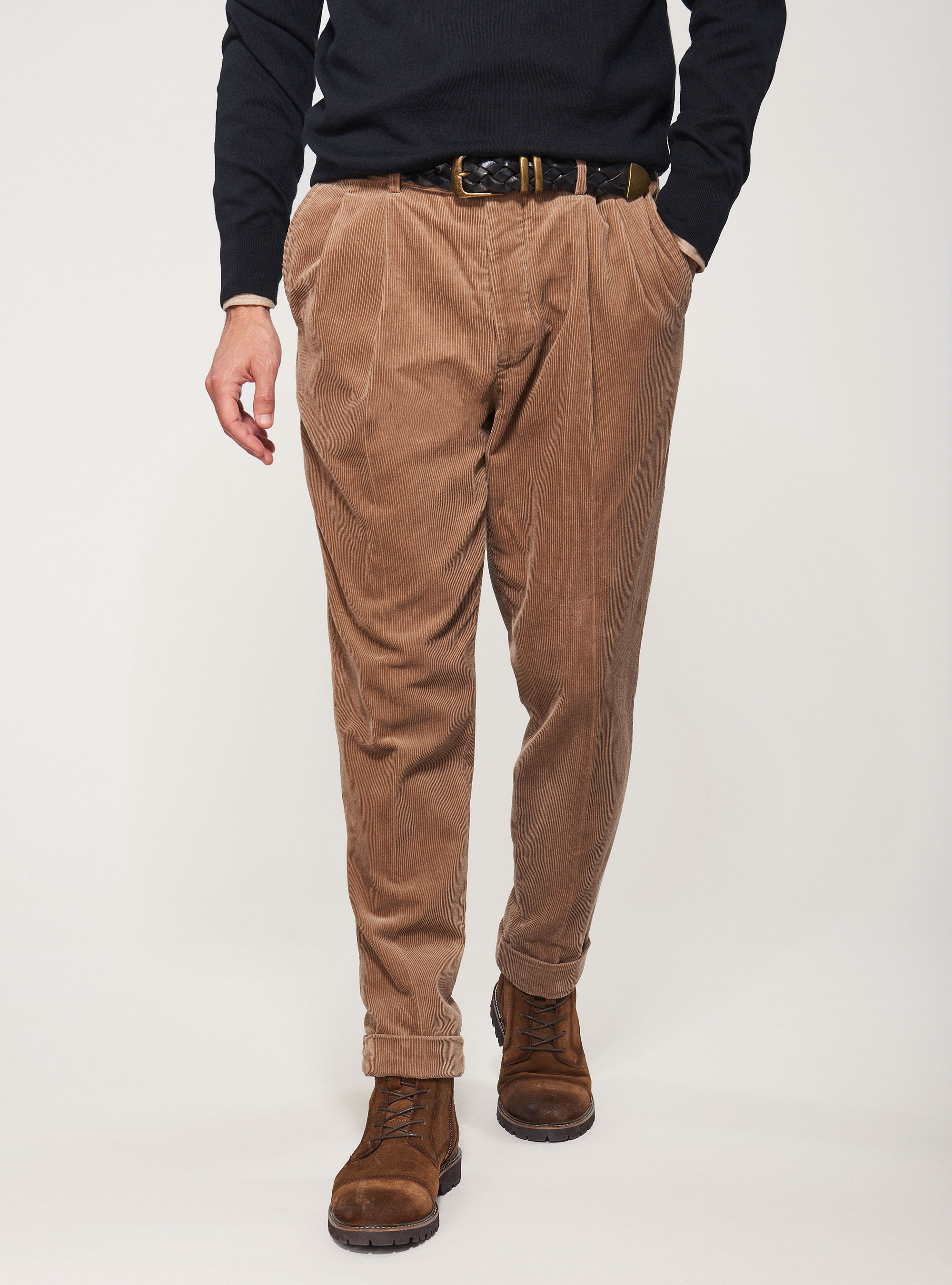 Velvet trousers with pleats