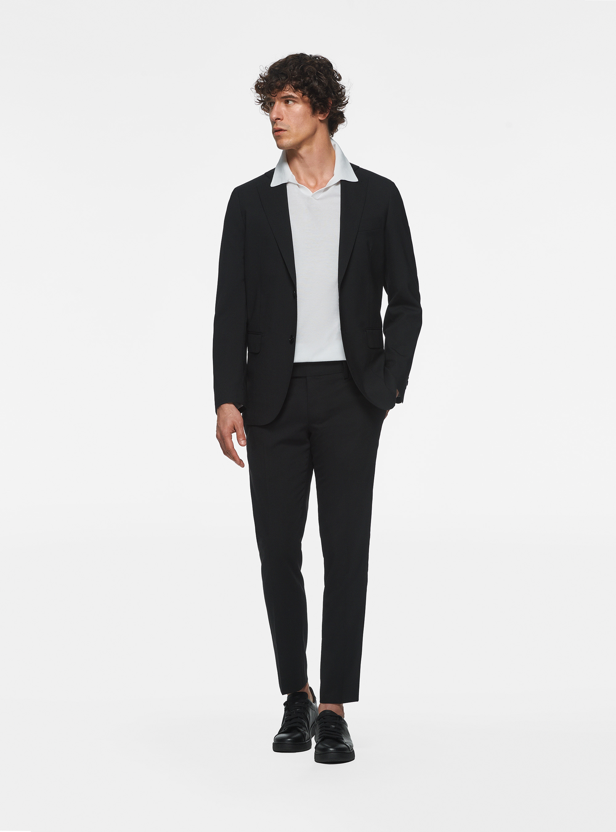 Black wool suit, 