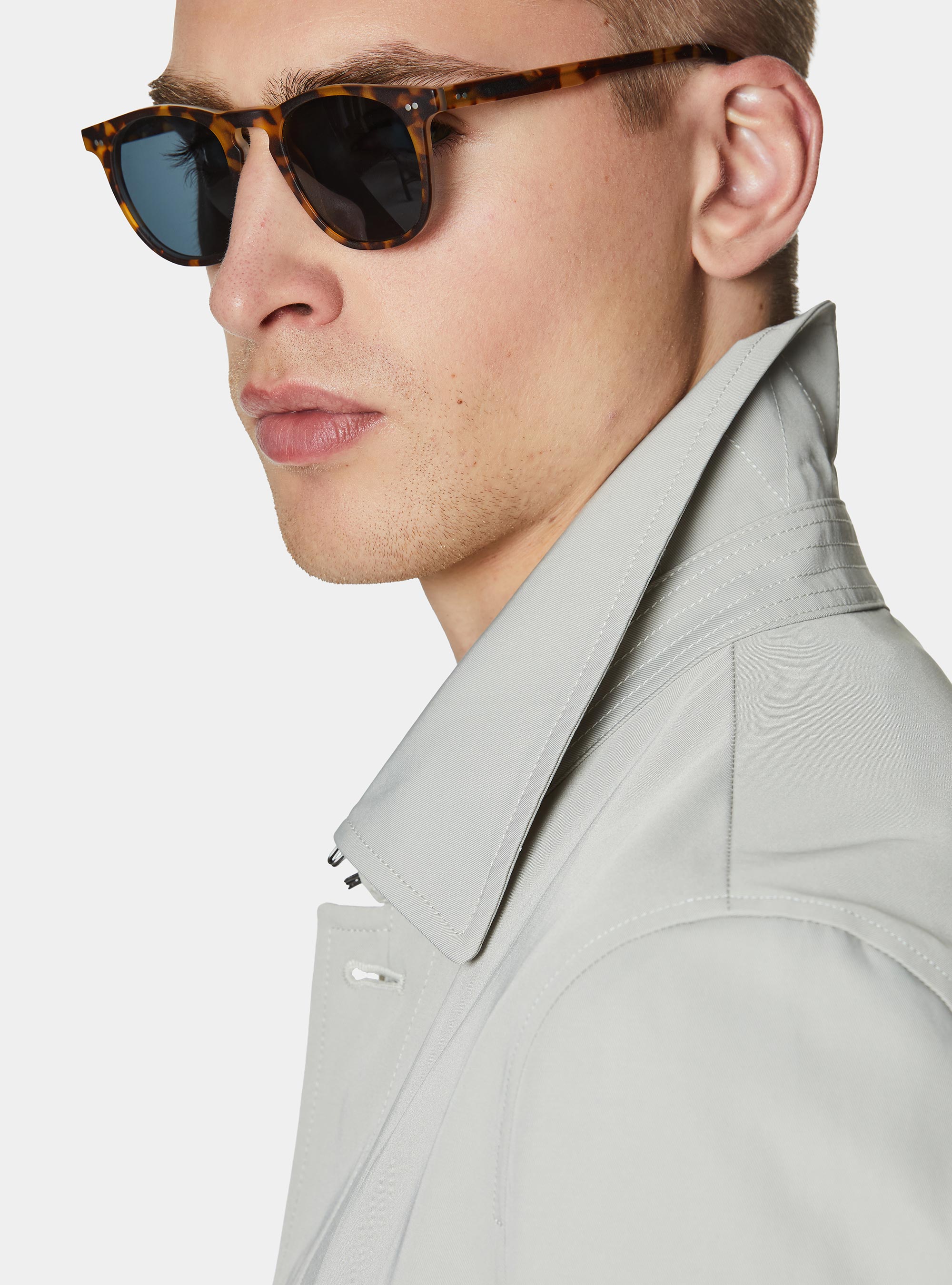 Impermeable de botonadura sencilla en mezcla de algod&oacute;n, CRUDO