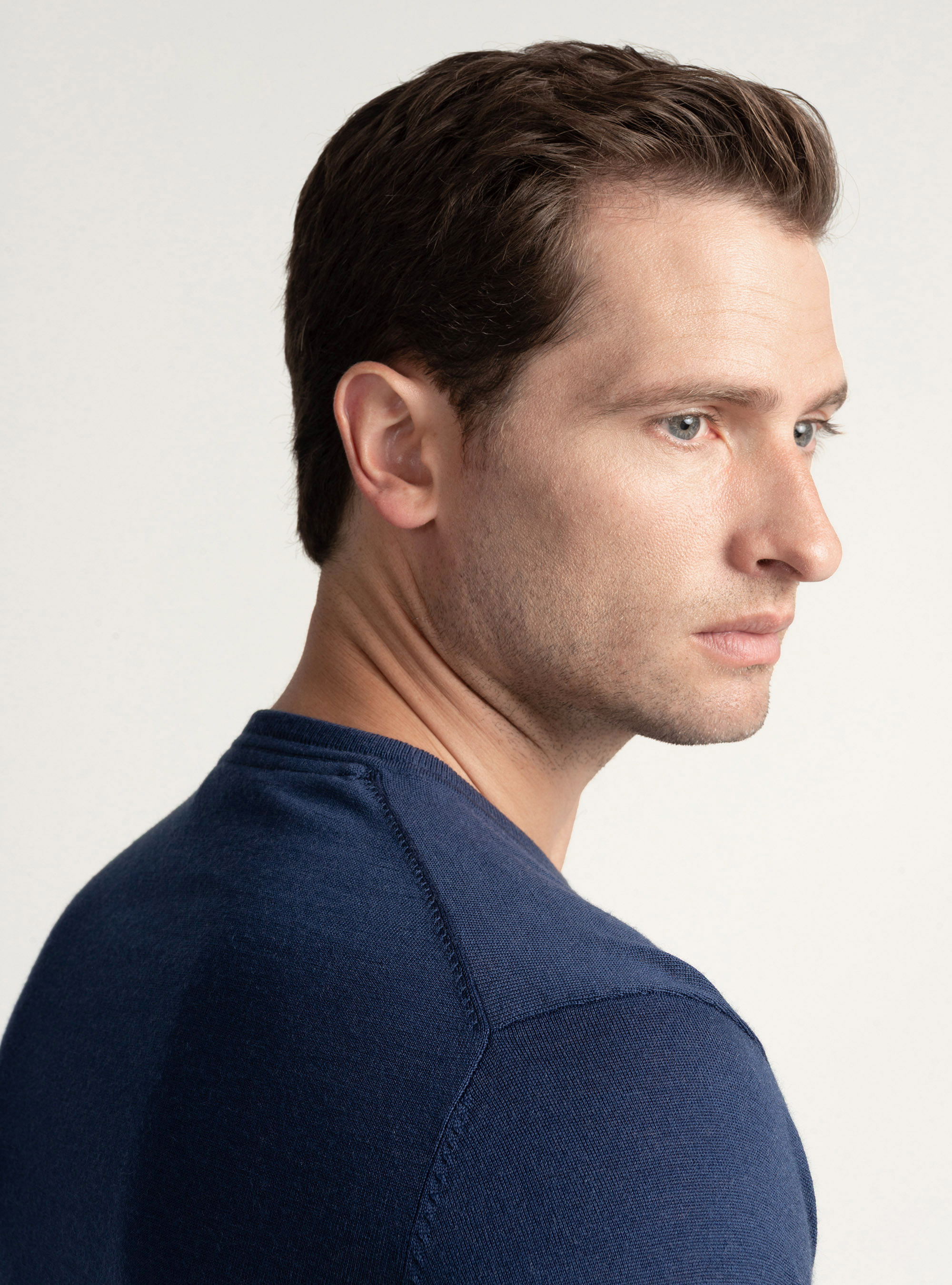 Punto de cuello redondo de pura lana merina extrafina, AZUL TINTA