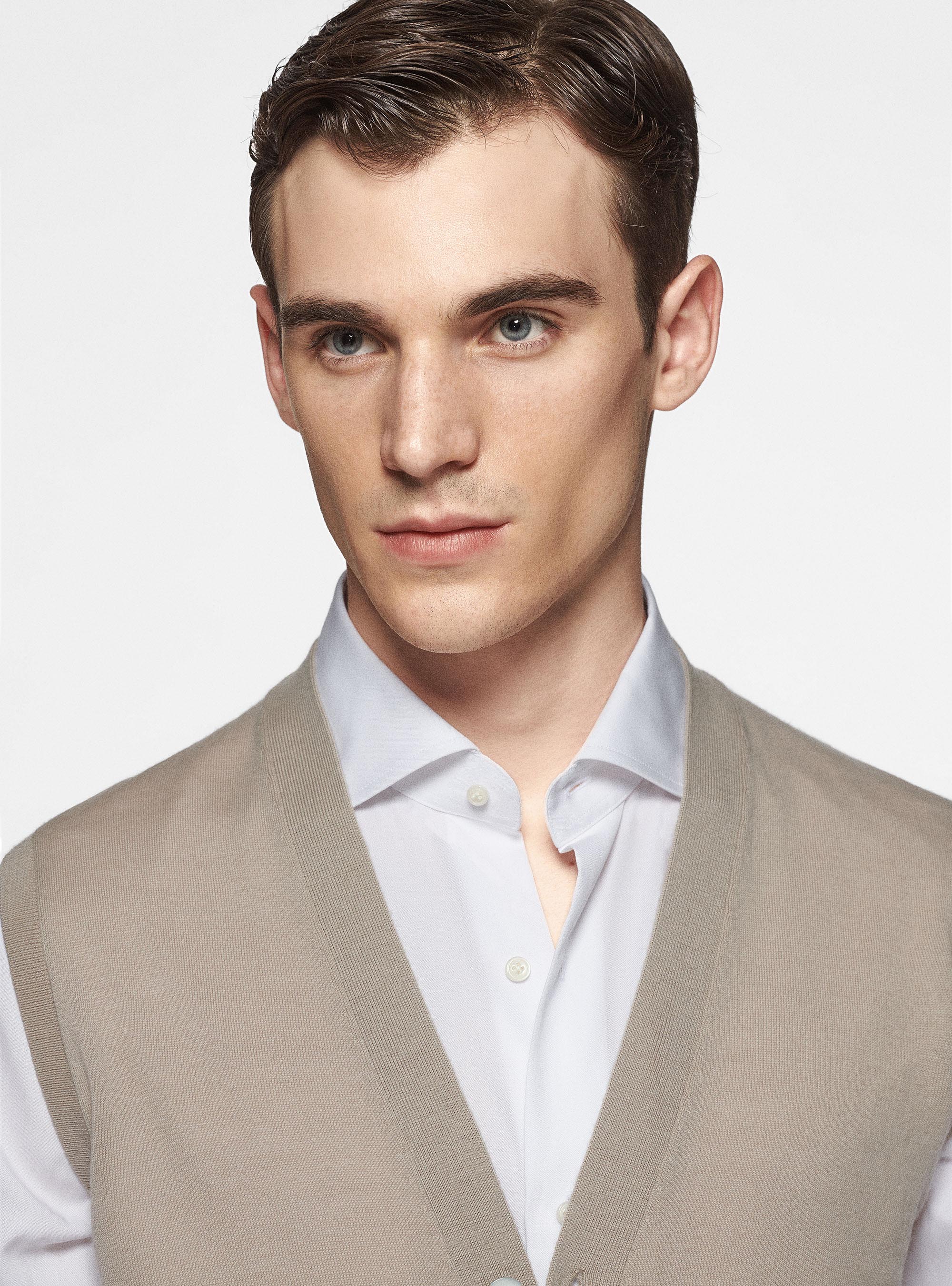 Chaleco de punto de pura lana merina extrafina, ARENA