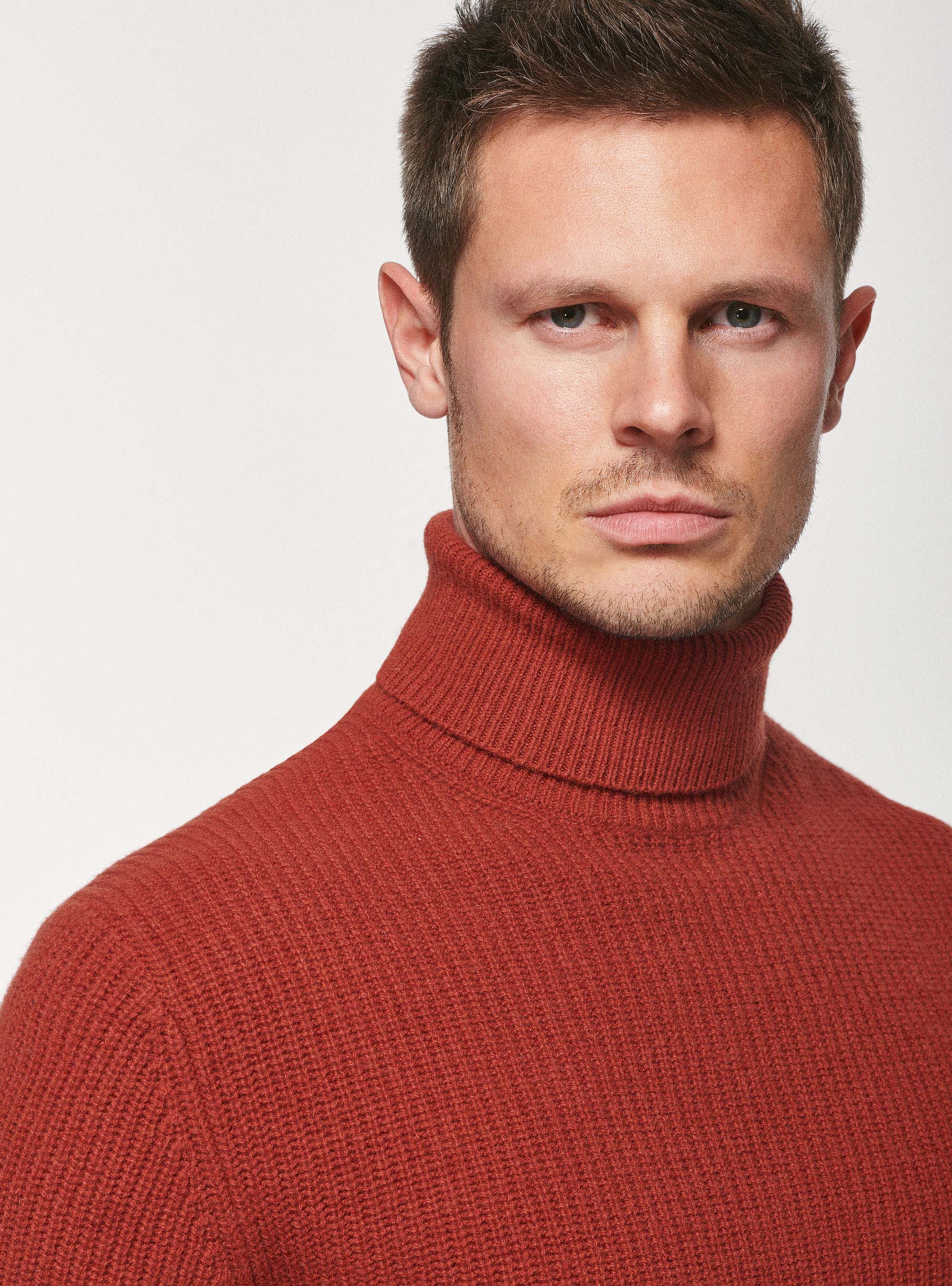 Punto de lana de canalé con perlas, TEJA