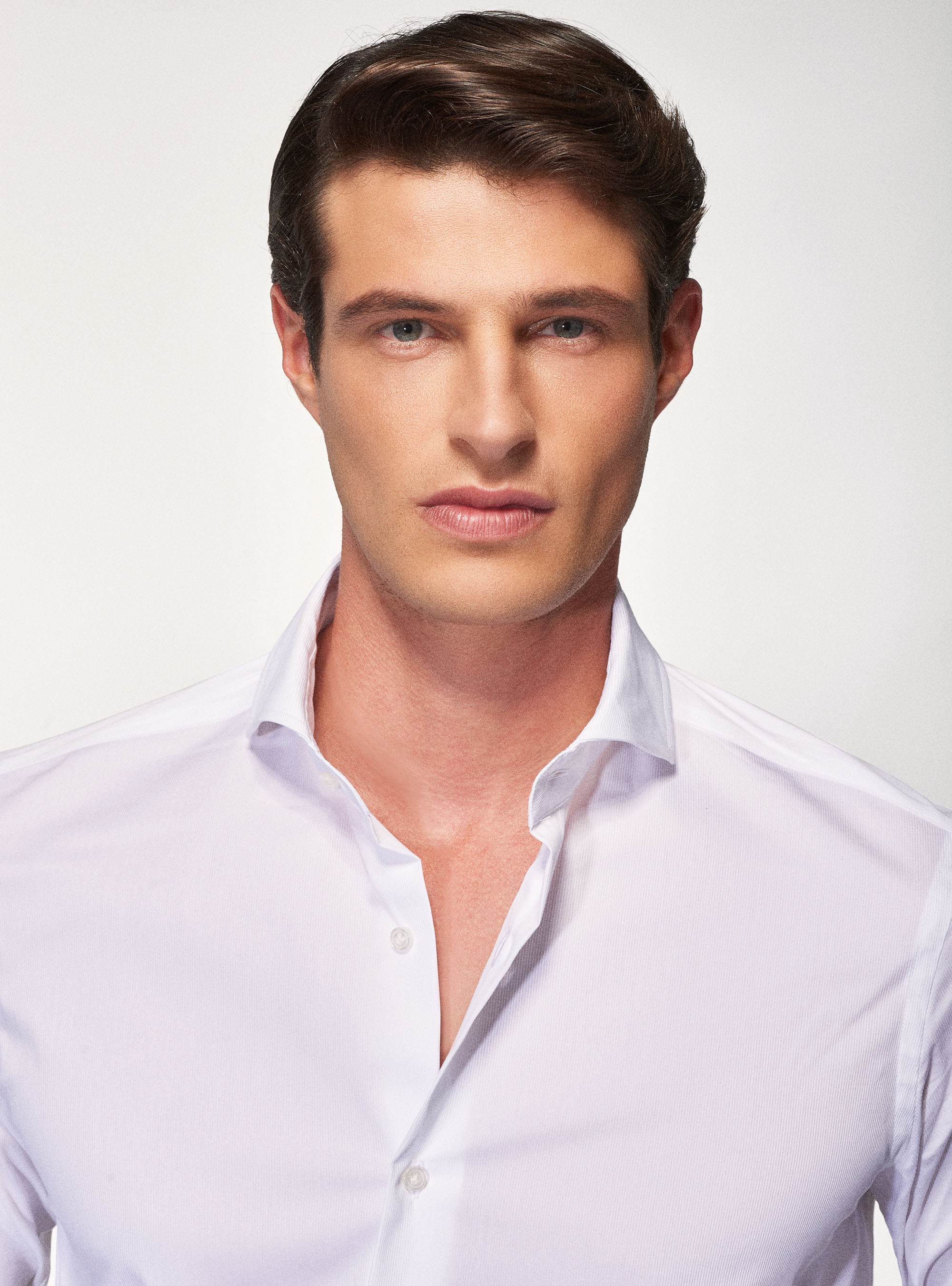 Camicia slim fit in piquet di cotone stretch, BIANCO