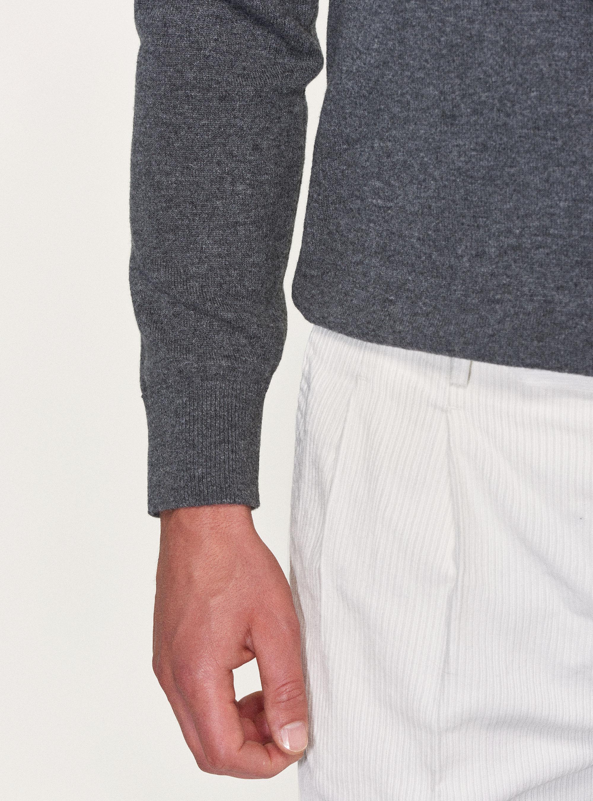 Jersey de lana de cordero y cachemira con cuello redondo, GRIS MARENGO