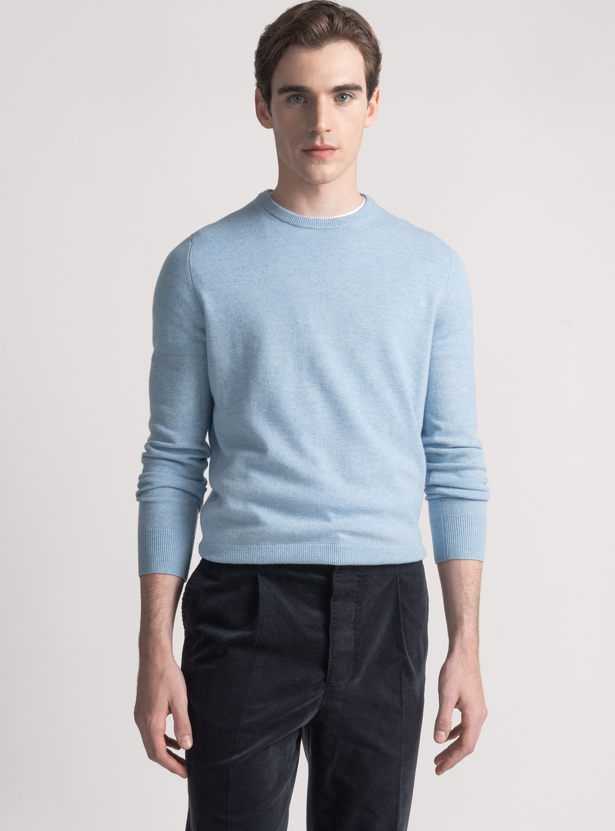 Trikot mit Rundhalsausschnitt aus Lambswool und Kaschmir, AZZURRO POLVERE 0283C