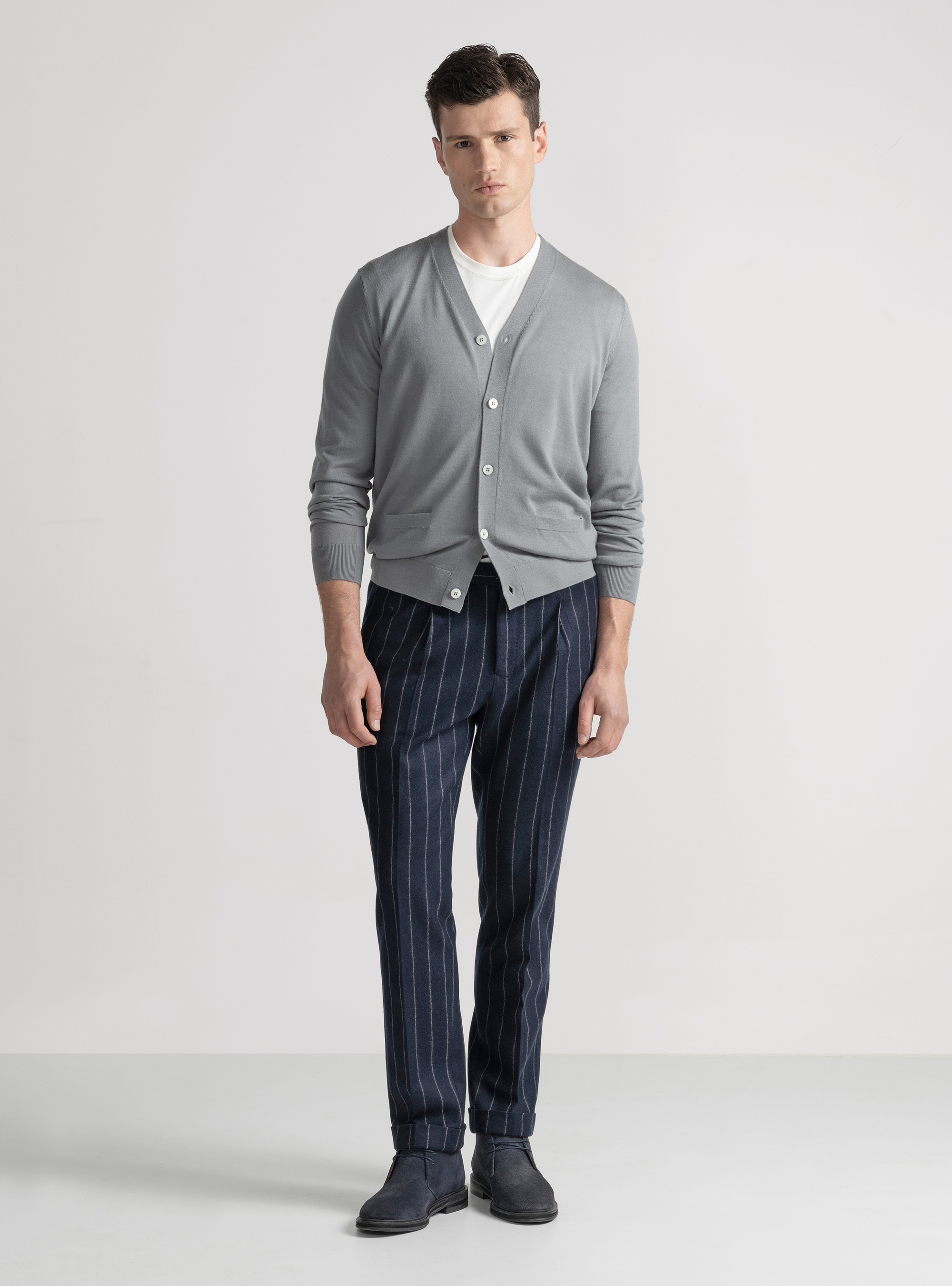 Cardigan in maglia con bottoni in lana merino extrafine, GRIGIO CHIARO