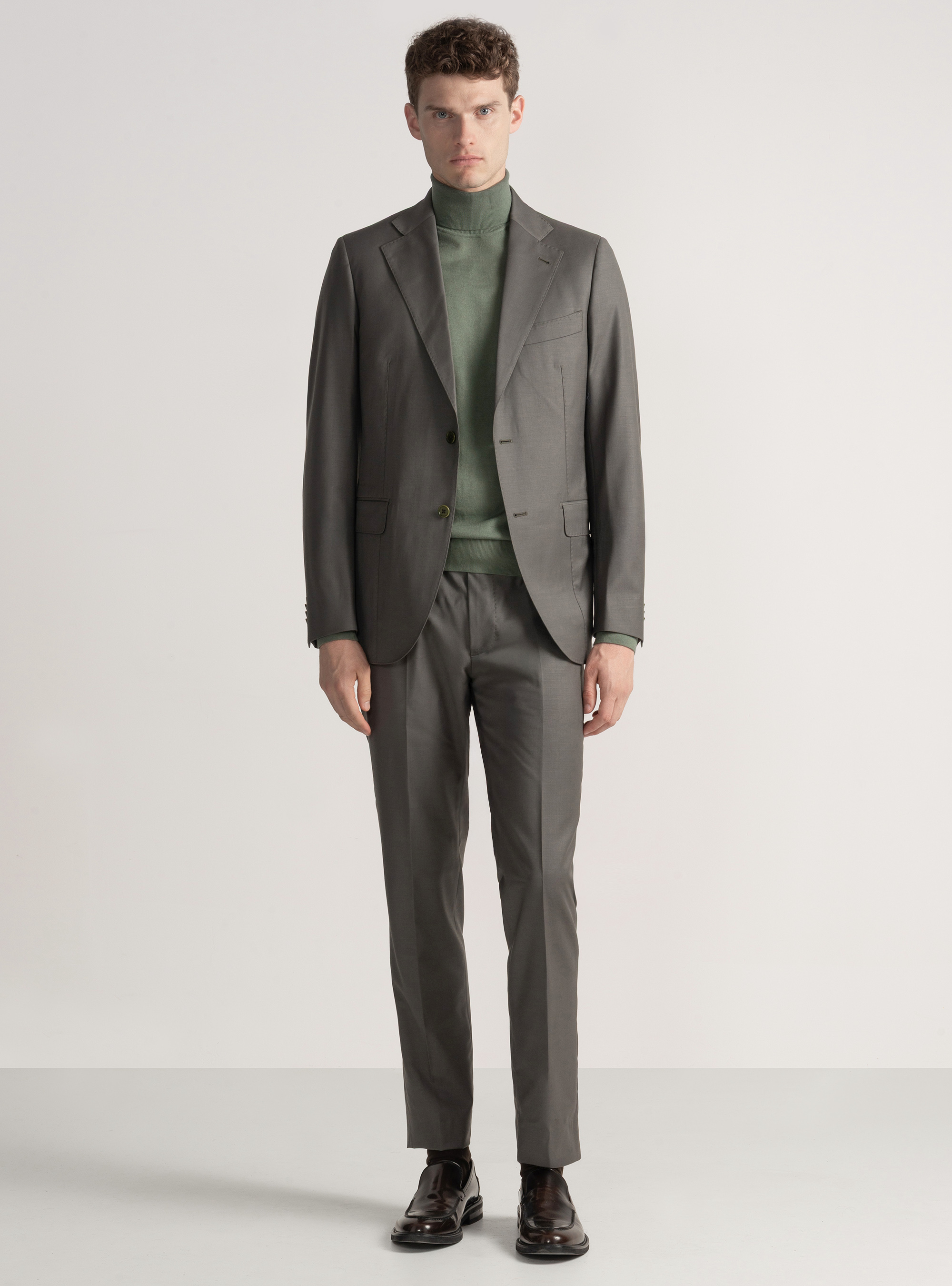 Abito verde in pura lana superfine 120's, 