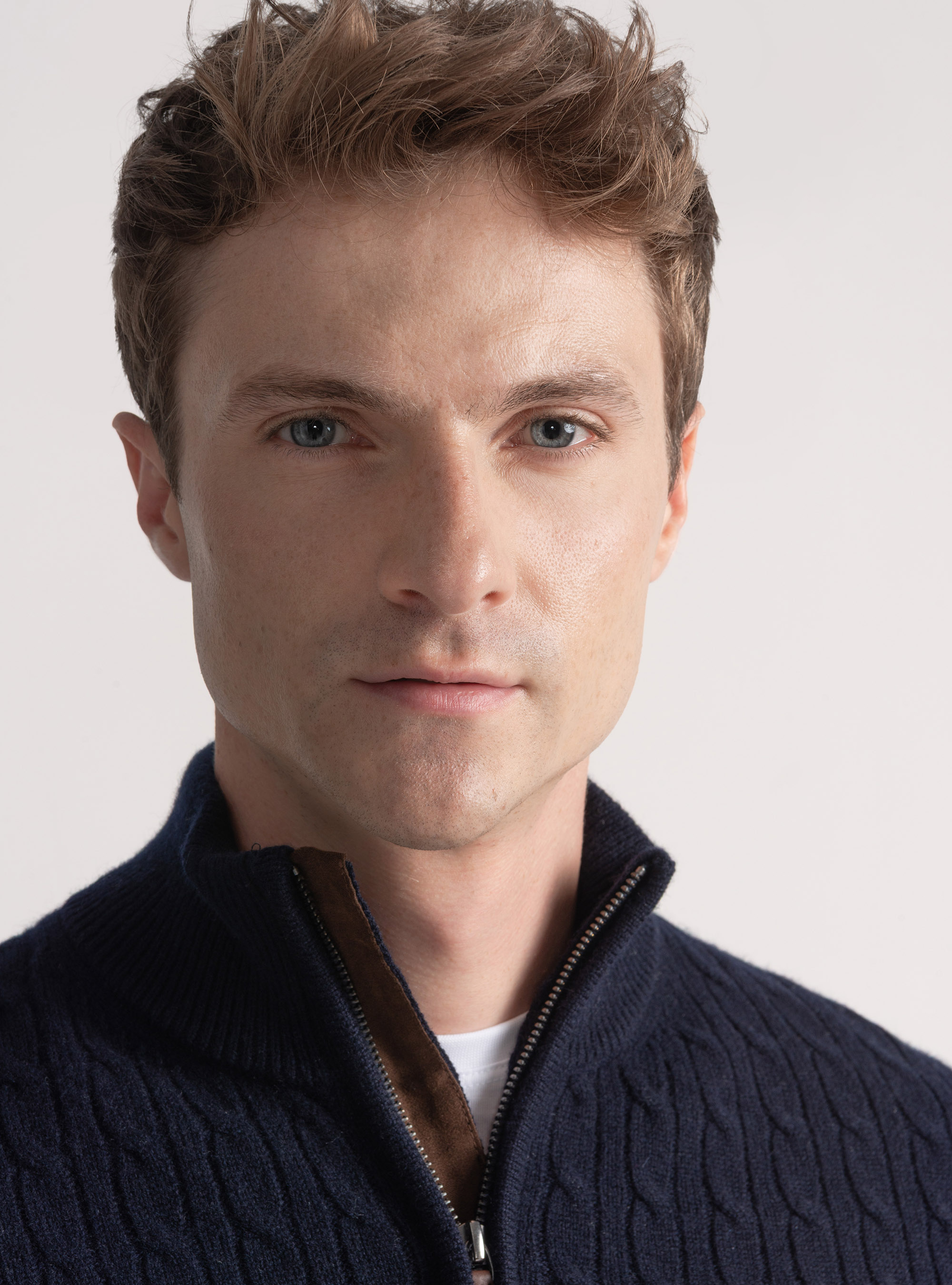 Maglia con collo mock e treccia in lana cashmere, BLU NAVY