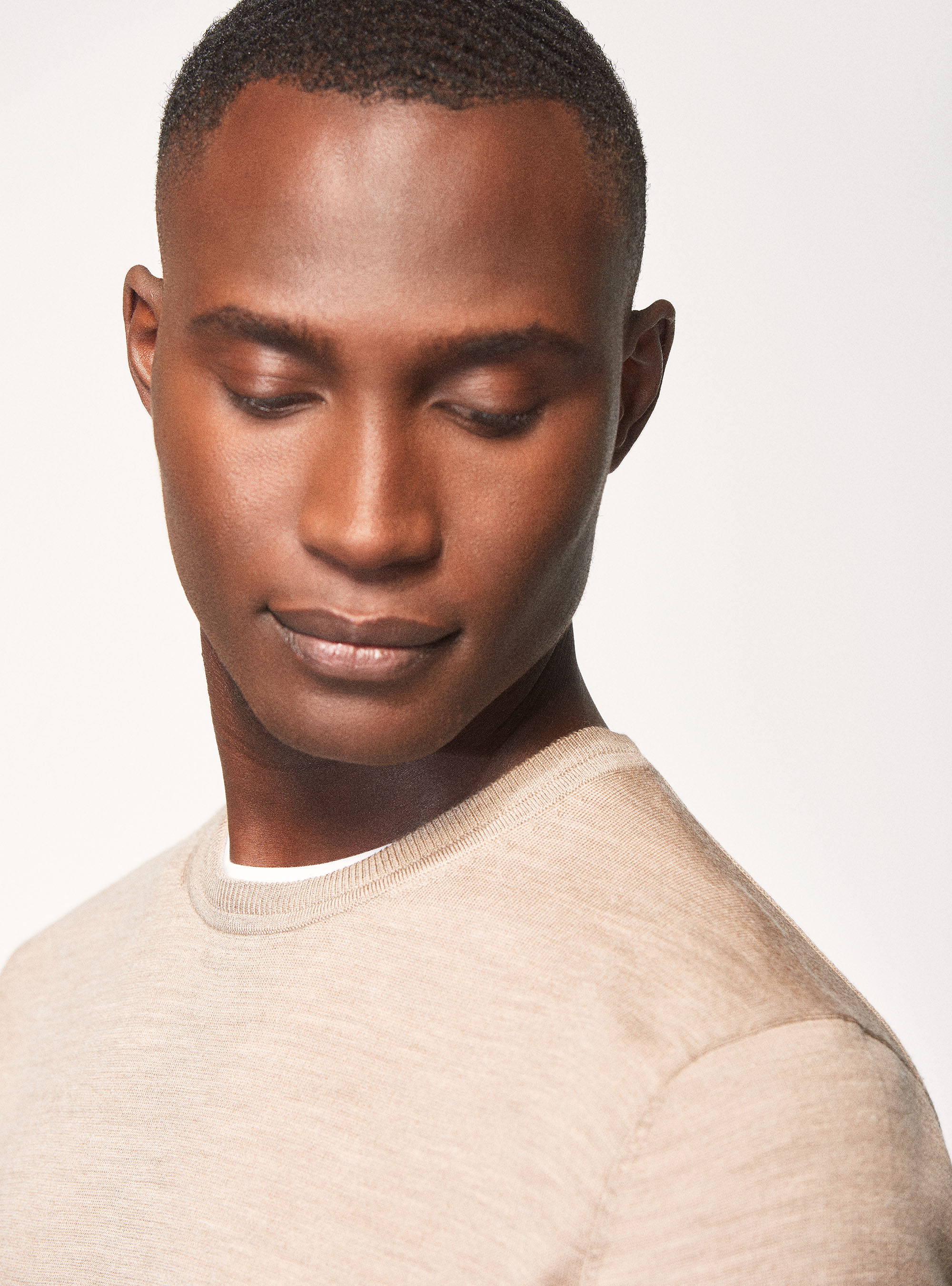 Maglia girocollo in pura lana merino extrafine, SABBIA