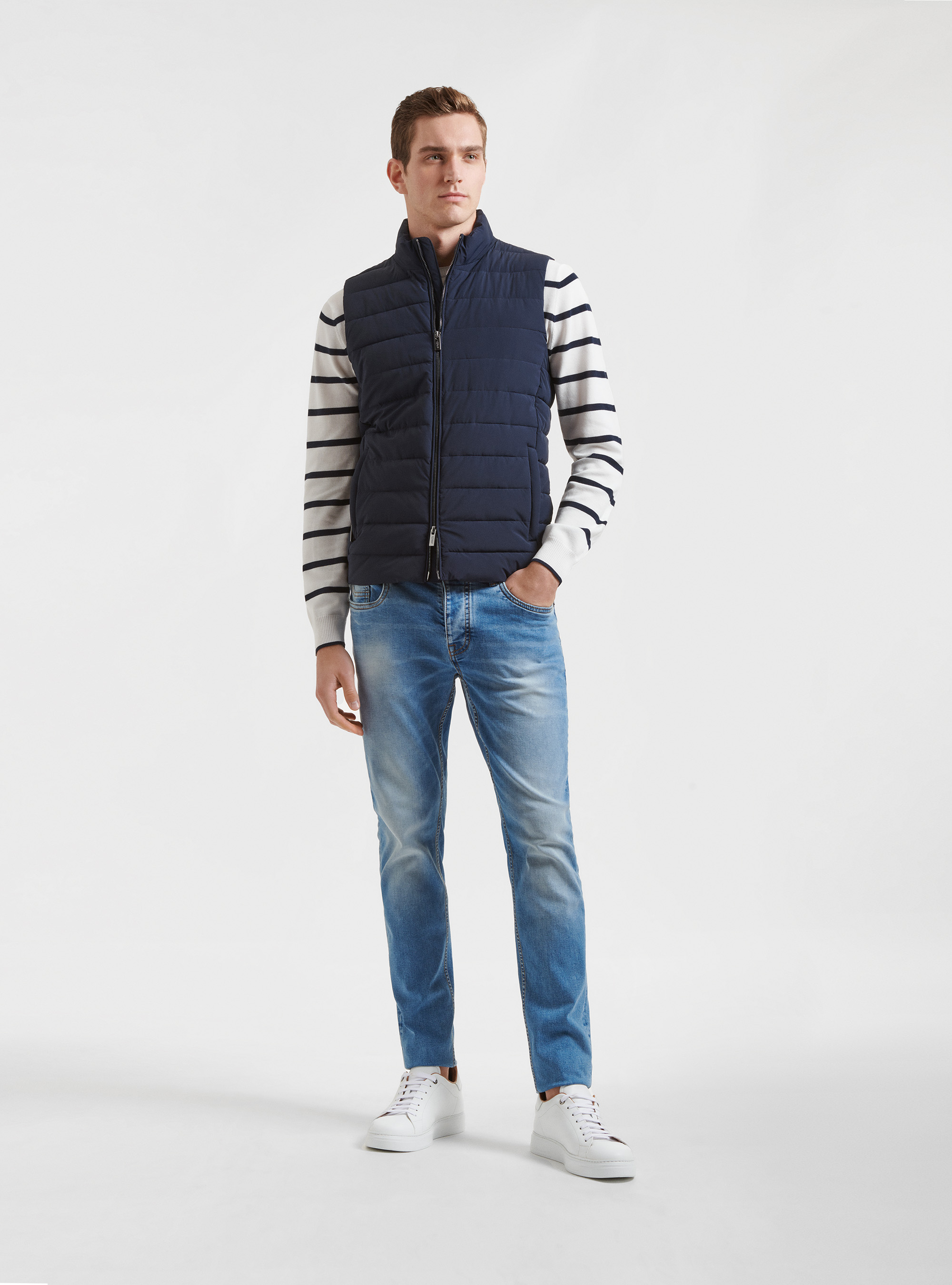 Quilted sleeve with recycled padding, NAVY BLUE