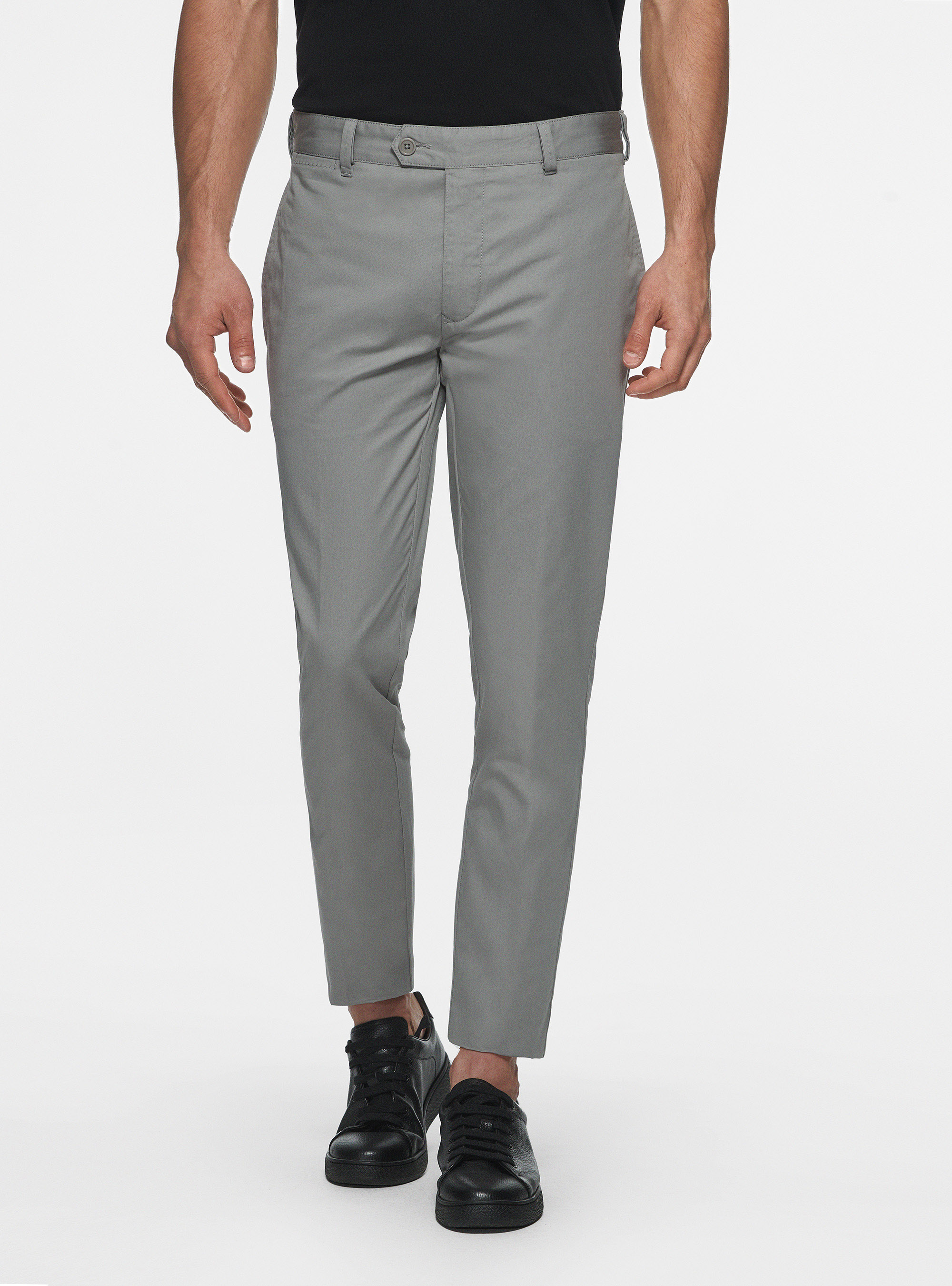 Lightweight twill slim trousers