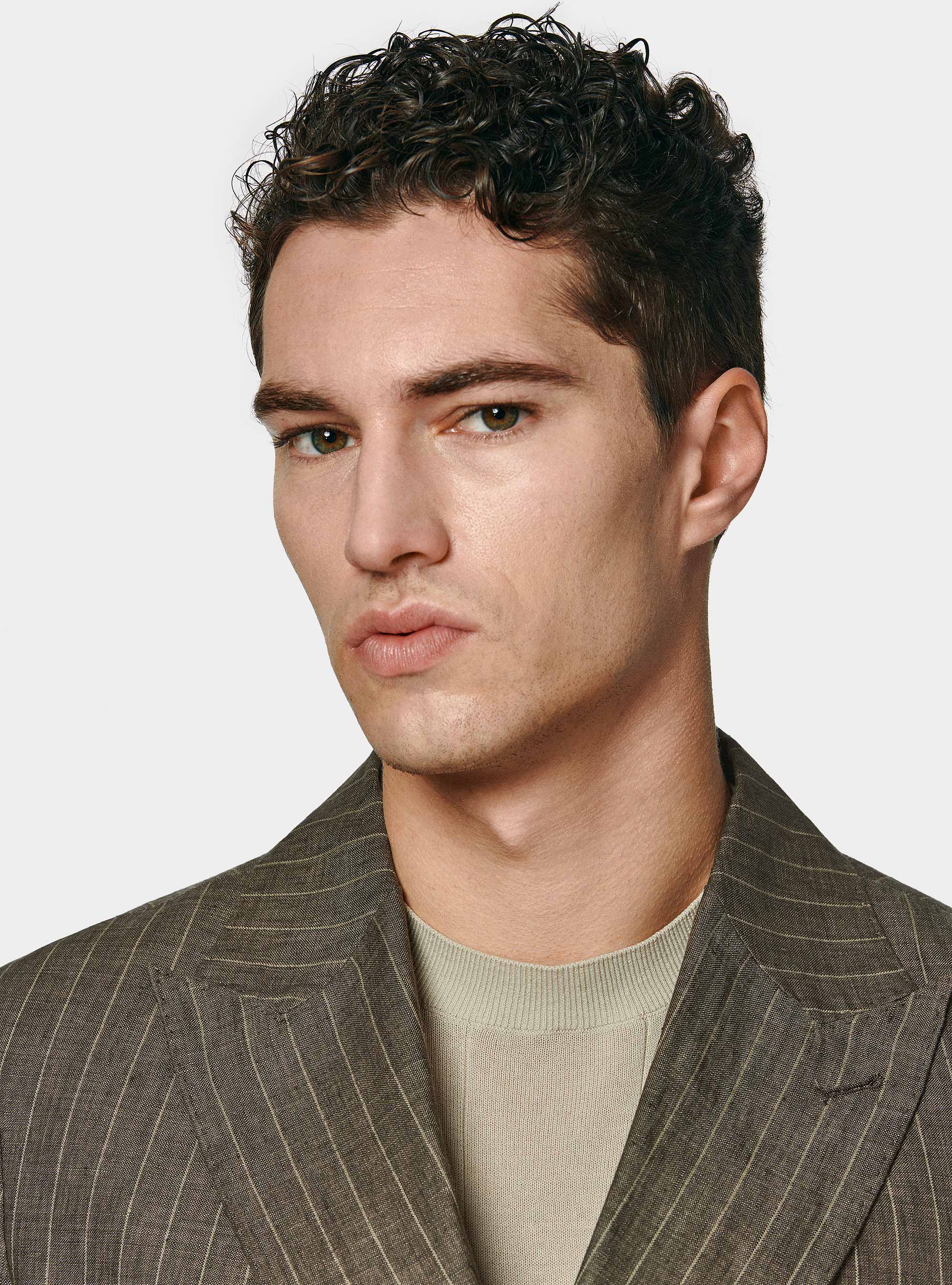 Americana de traje de raya diplom&aacute;tica con doble botonadura en lino delav&eacute;, MARRON