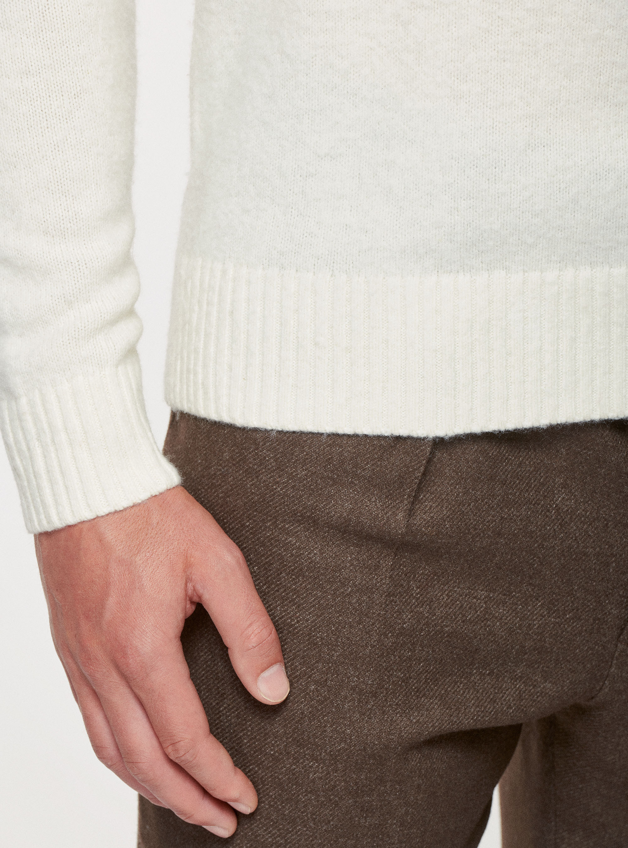 Maglia collo alto in lana brushed, BIANCO