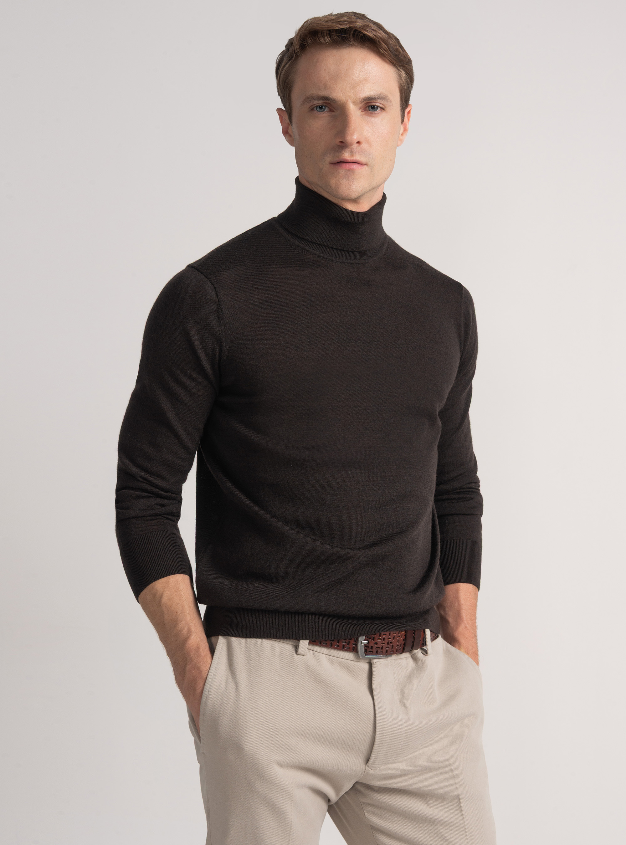 Dolcevita in pura lana merino extrafine, MARRONE