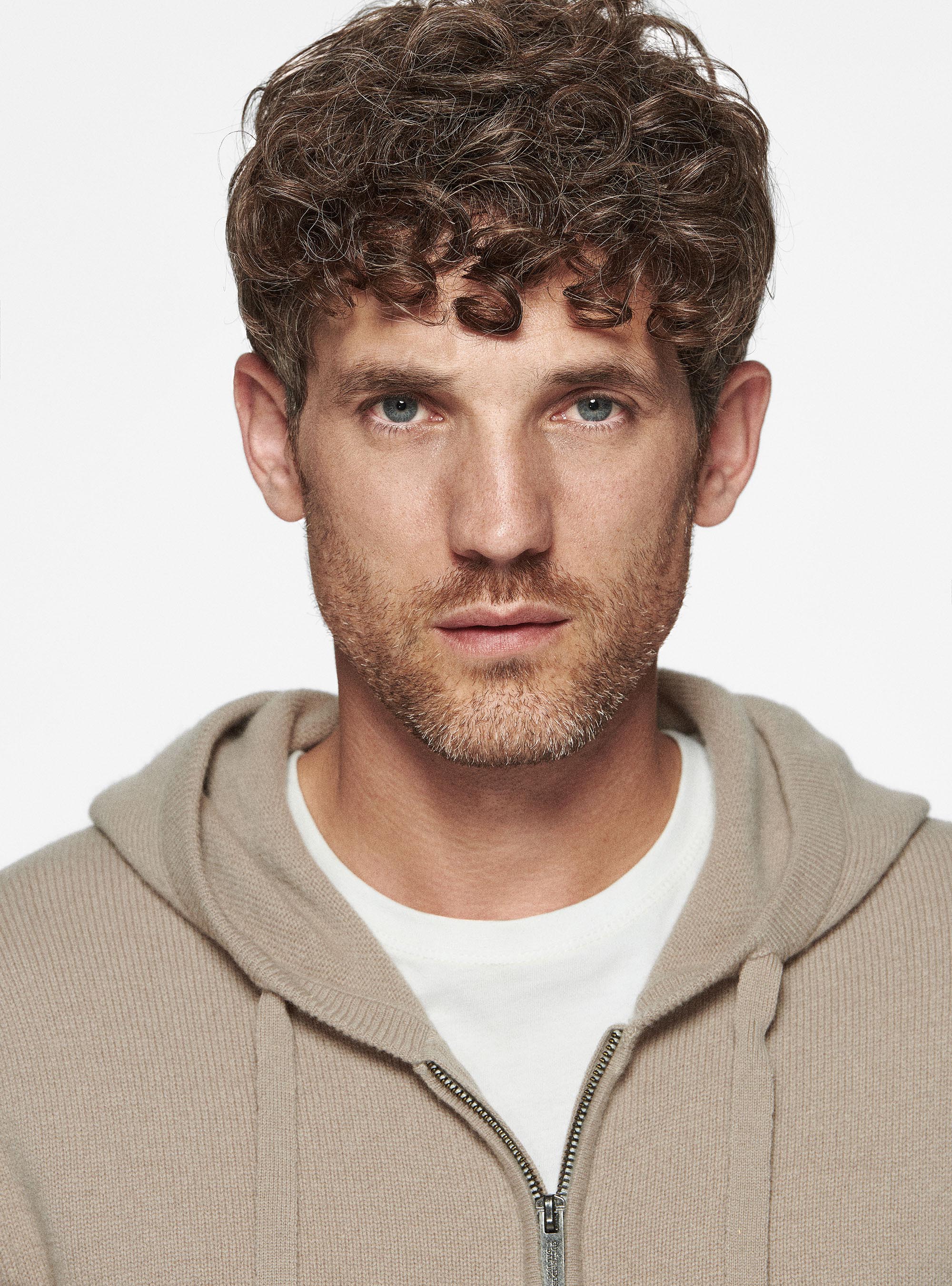 Cardigan in maglia con cappuccio in lana merino, SABBIA