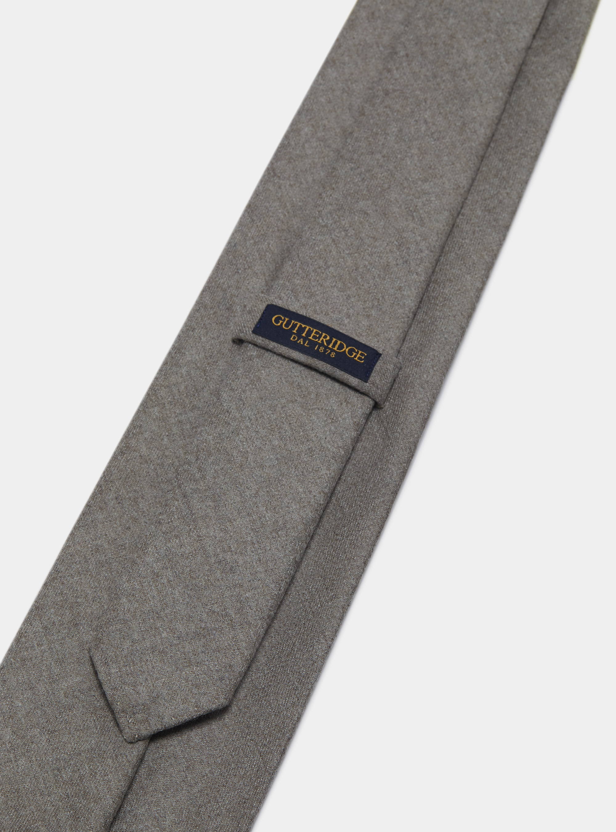 Corbata de franela de lana, ARENA