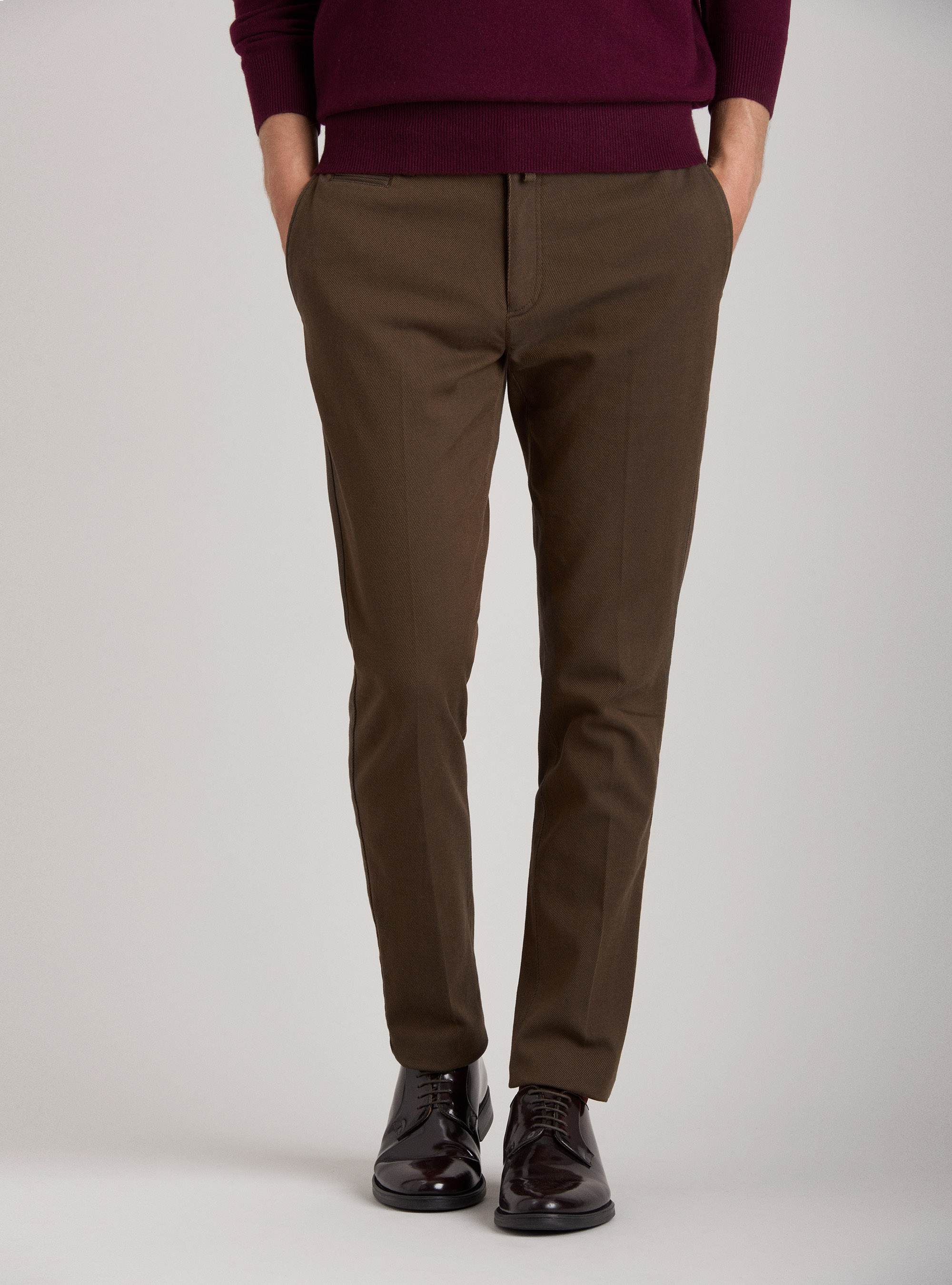 Pantaloni chino slim fit in cotone stretch, MARRONE SCURO