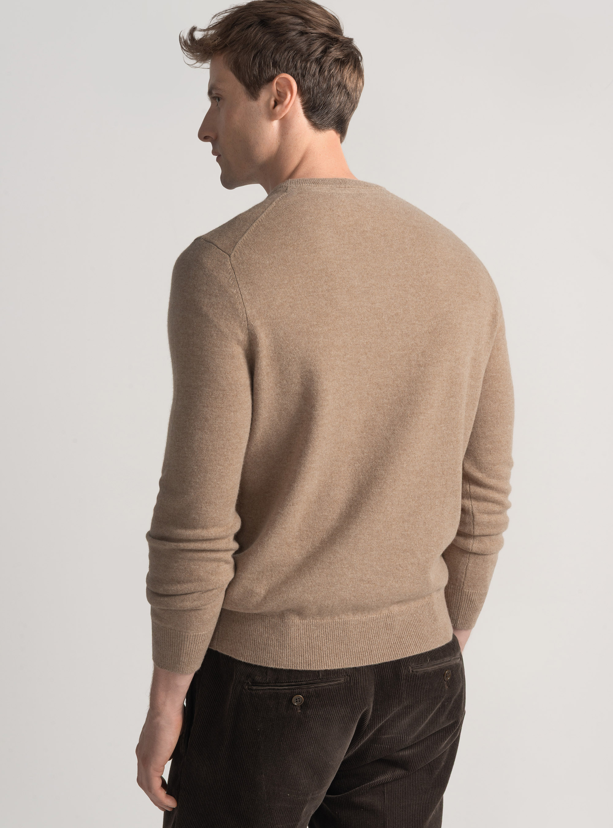 Maglia scollo a V in lana merino, CAMMELLO 0570C