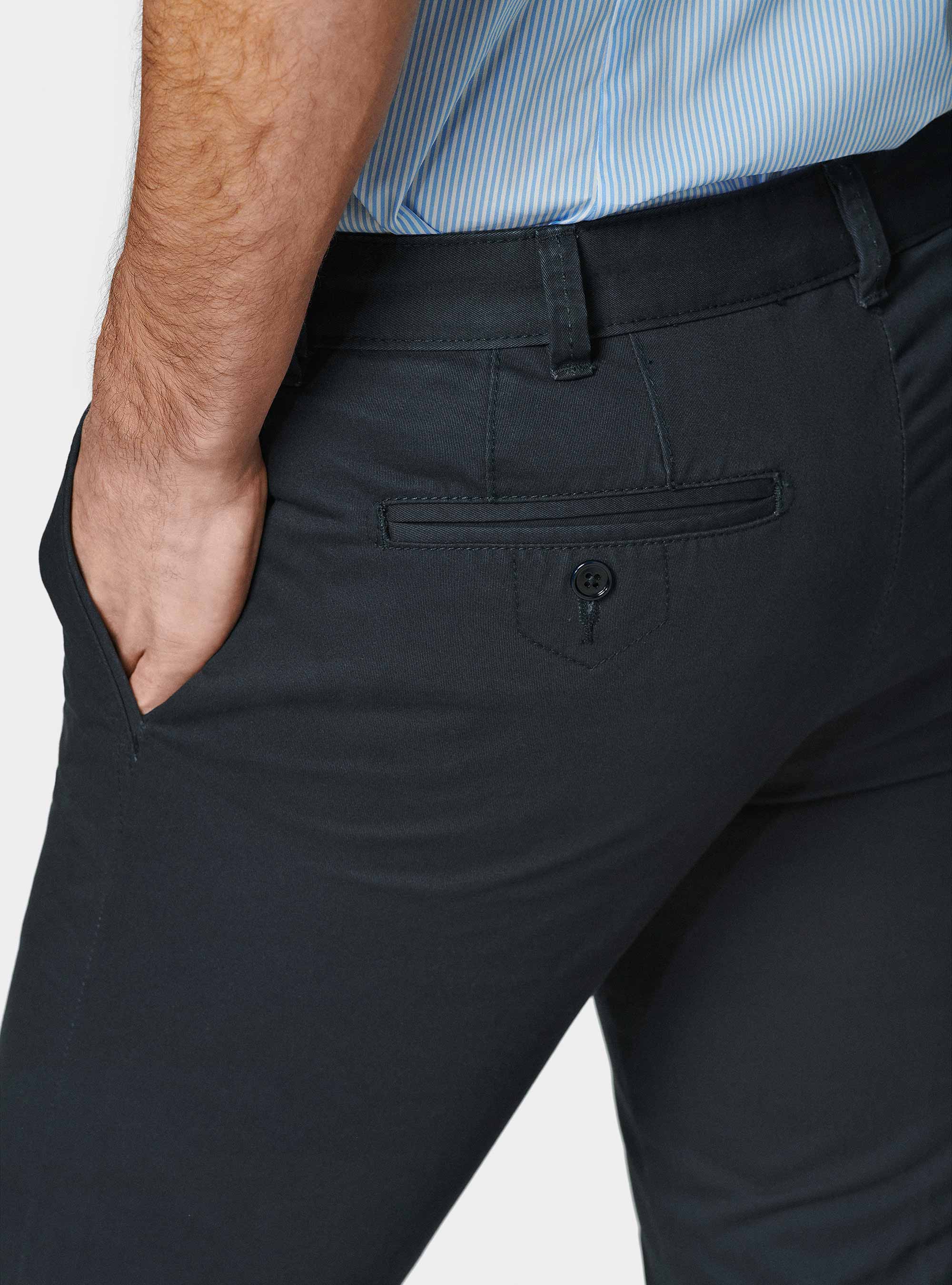 Pantalón chino slim fit de sarga de algodón, AZUL MARINO