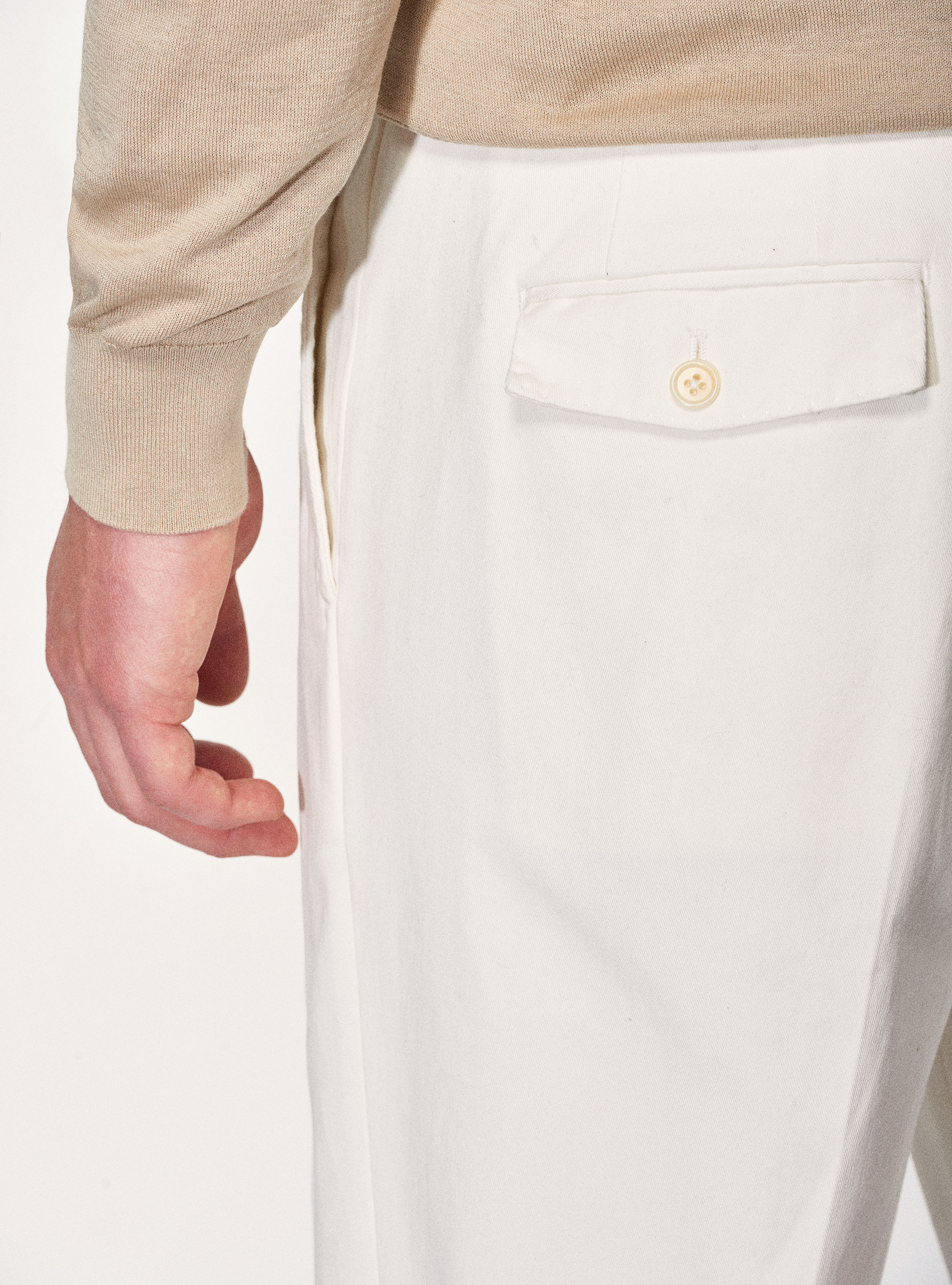 Pantaloni doppia pince in gabardina di cotone tinto capo, BIANCO