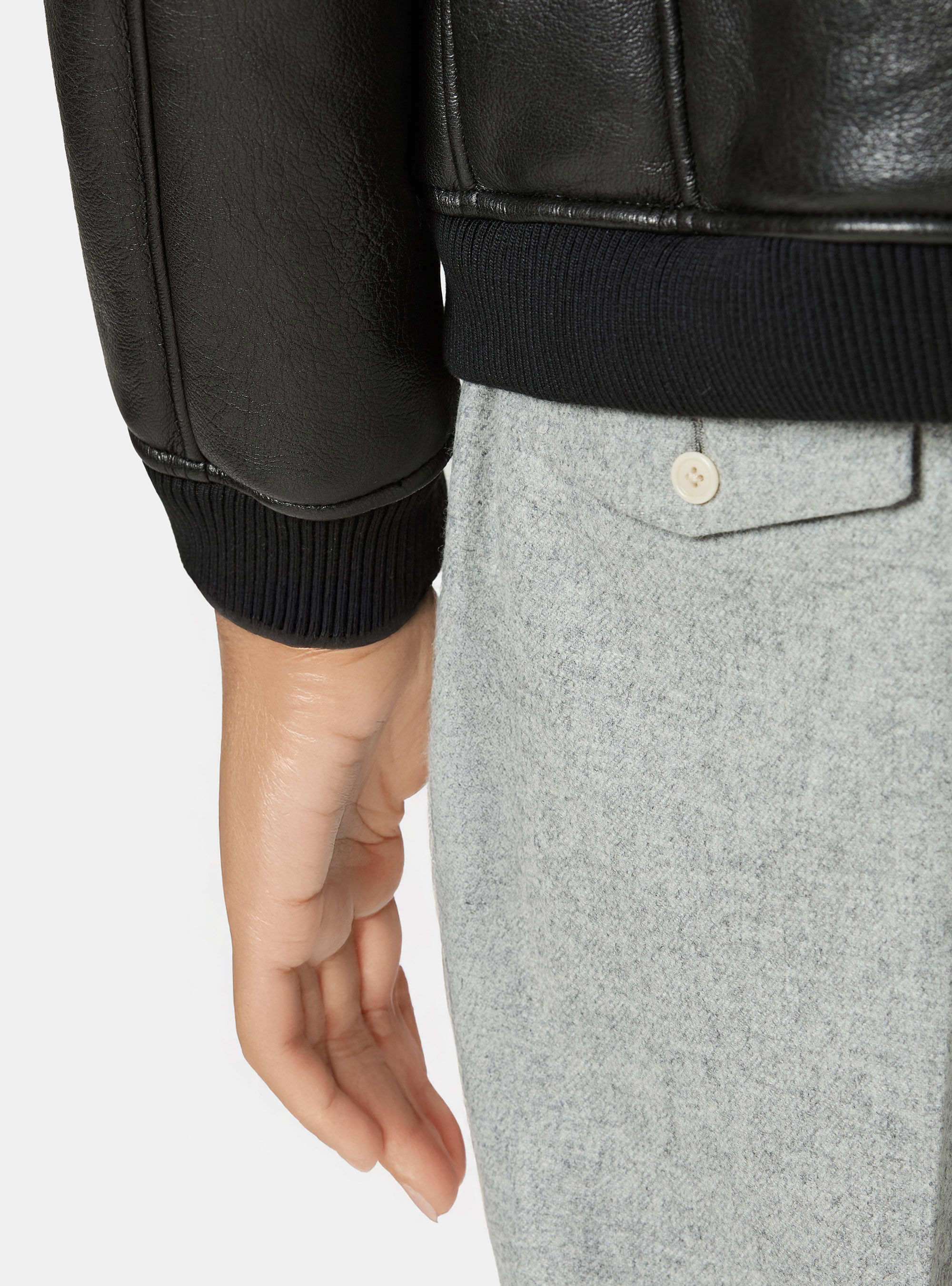 Bomber in similpelle con tasconi, NERO