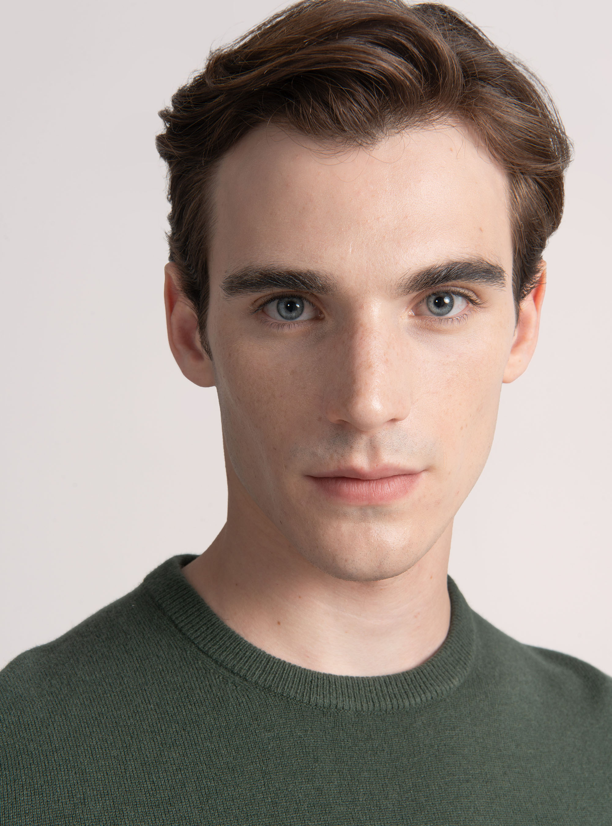 Trikot mit Rundhalsausschnitt aus Lambswool und Kaschmir, MILITARE 0609C