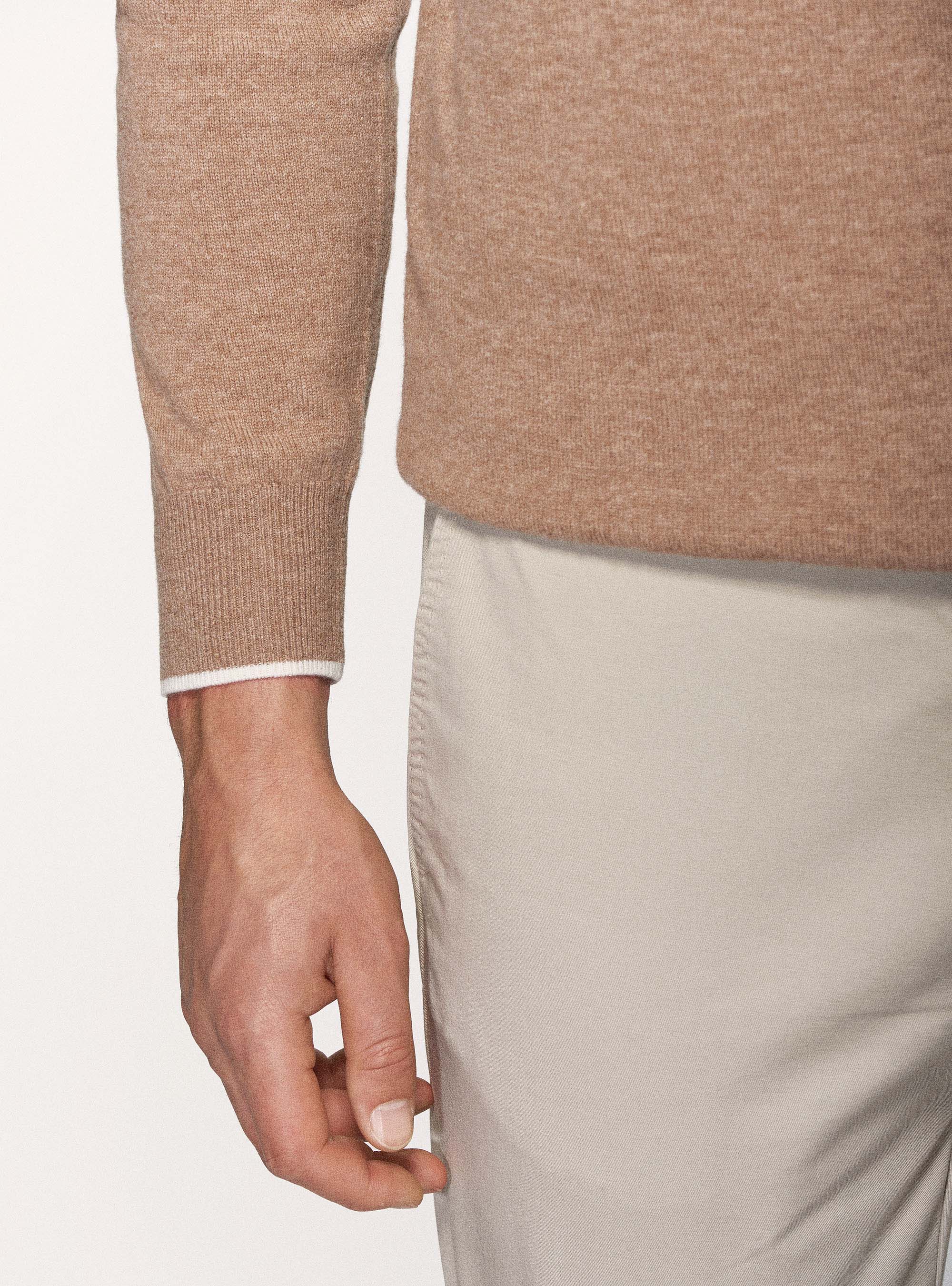 Maglia collo alto in lana lambswool e cashmere con mezza zip, ECRU