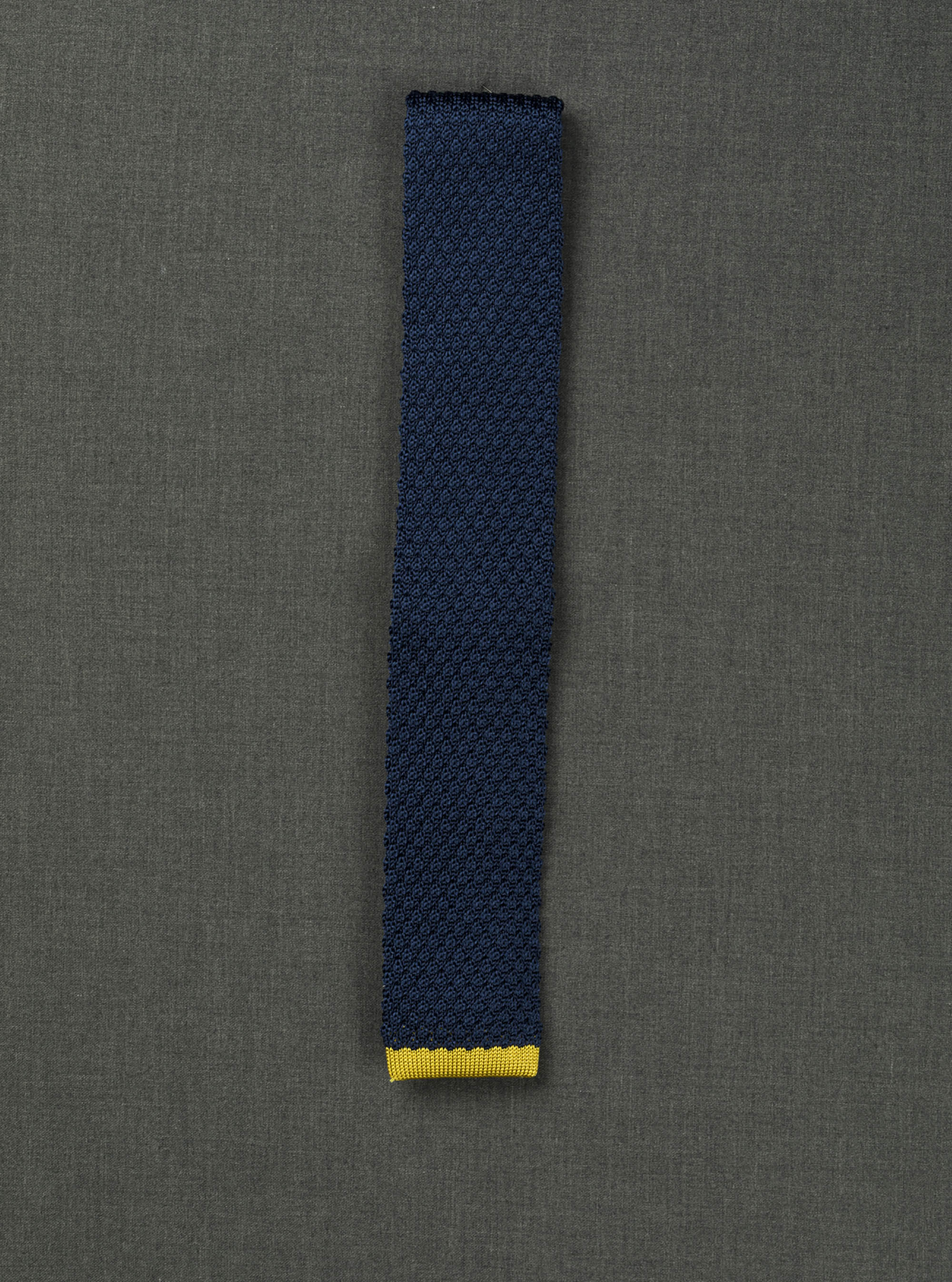 A maglia unita con back rigato, BASALTO