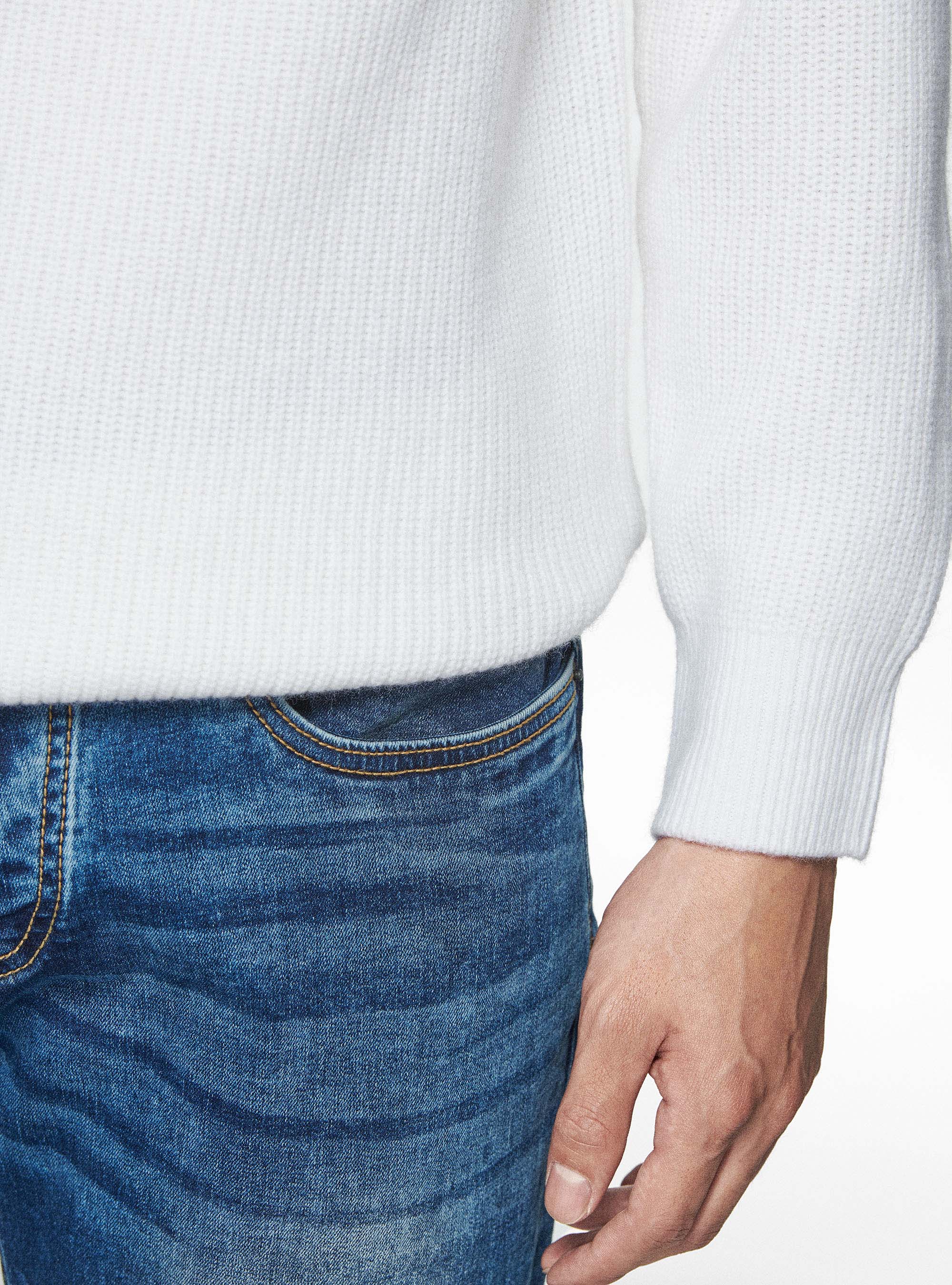 Maglia collo alto a costa perlata in lana merino, BIANCO