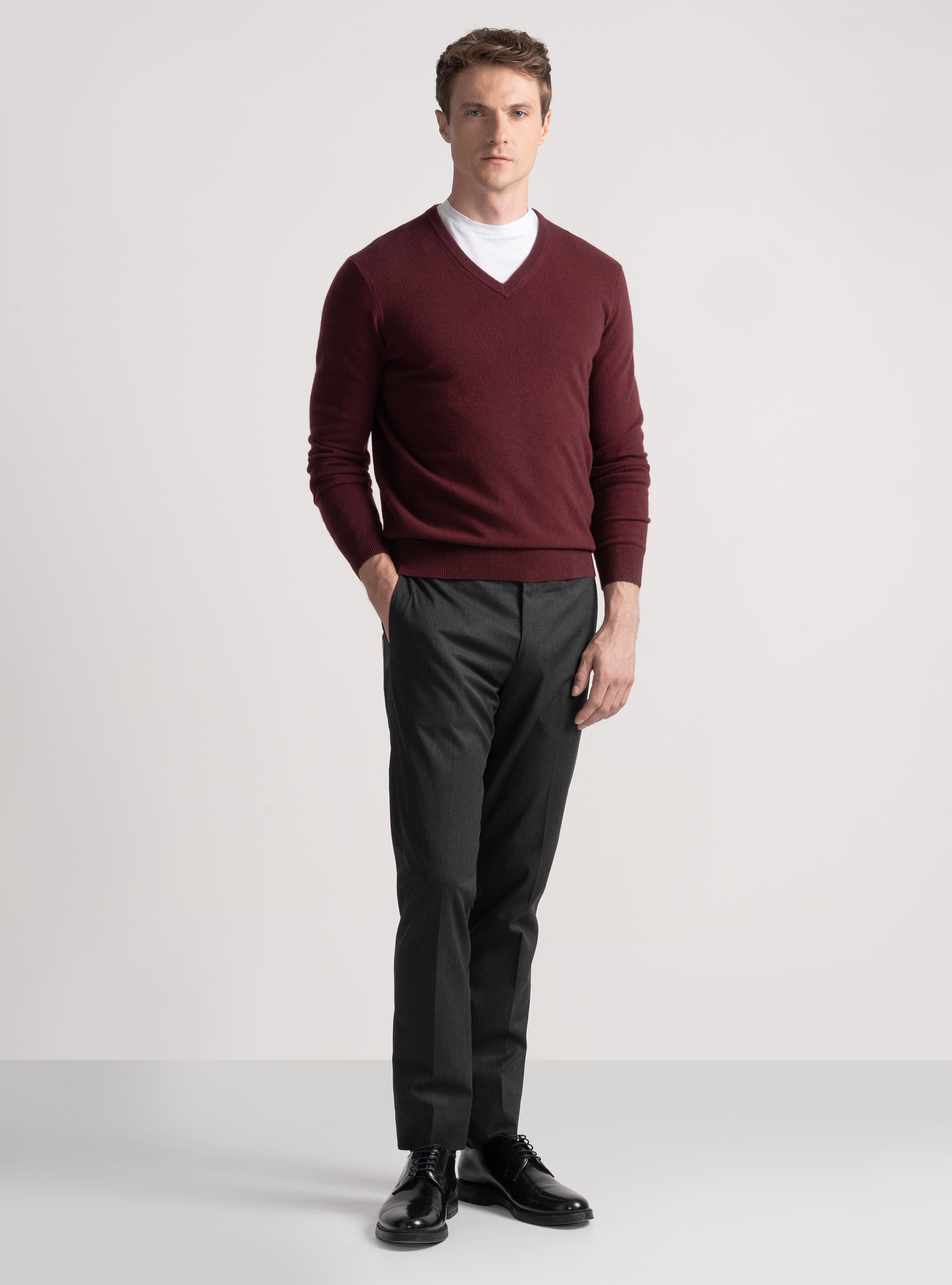 Merino wool V-neck sweater, BORDEAUX