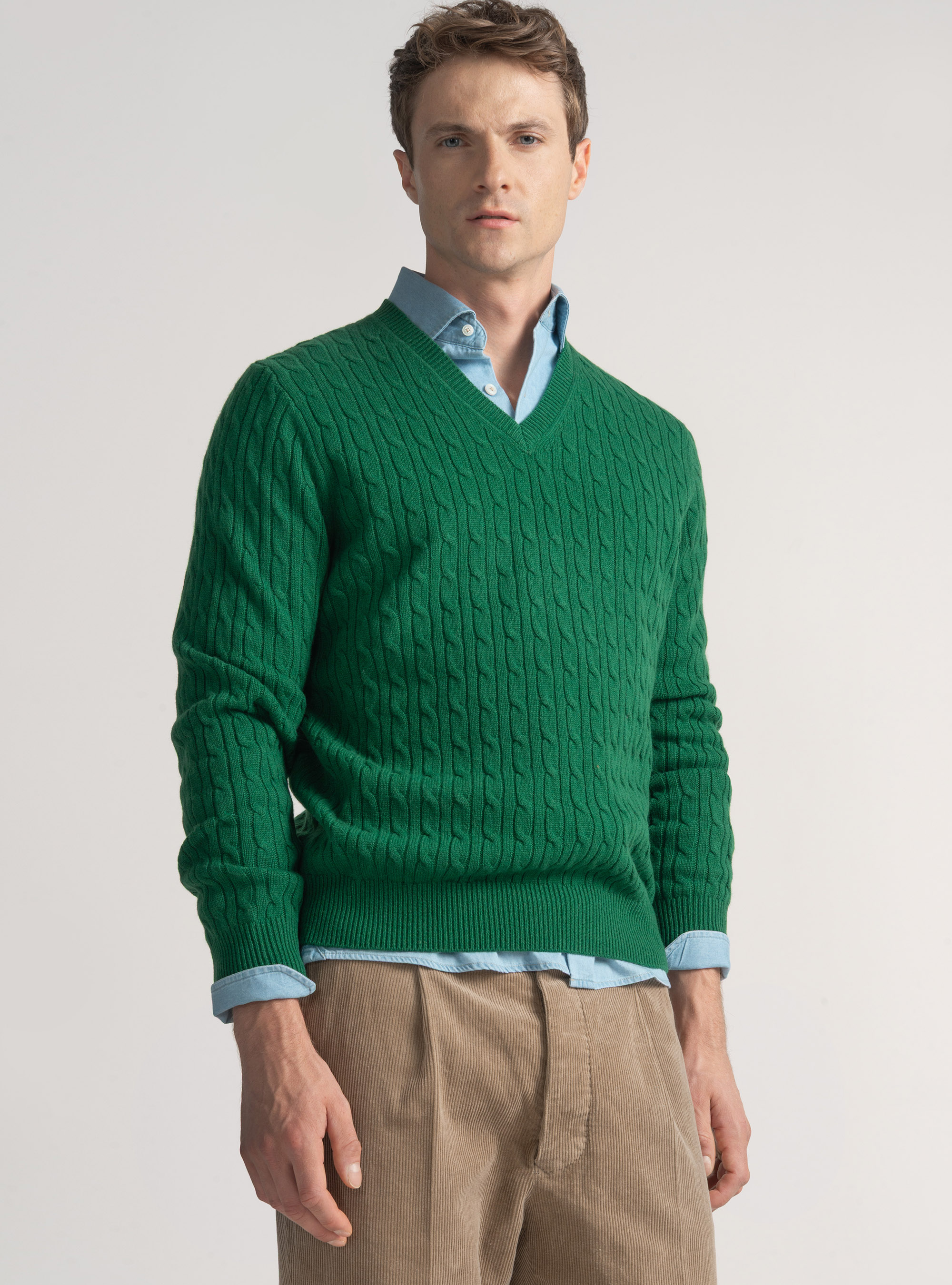 Merino wool V-neck sweater with braid, GREEN