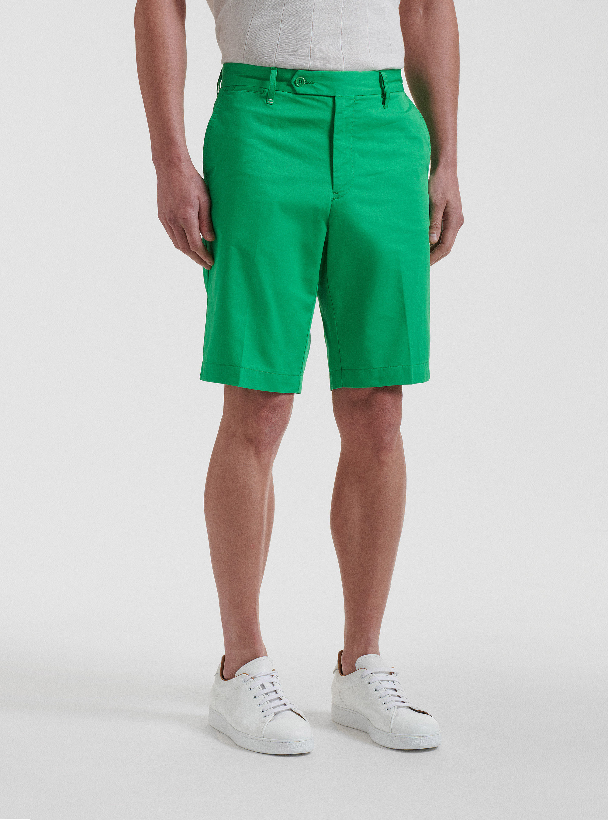 Lightweight twill shorts | Gutteridge | Men's Shorts
