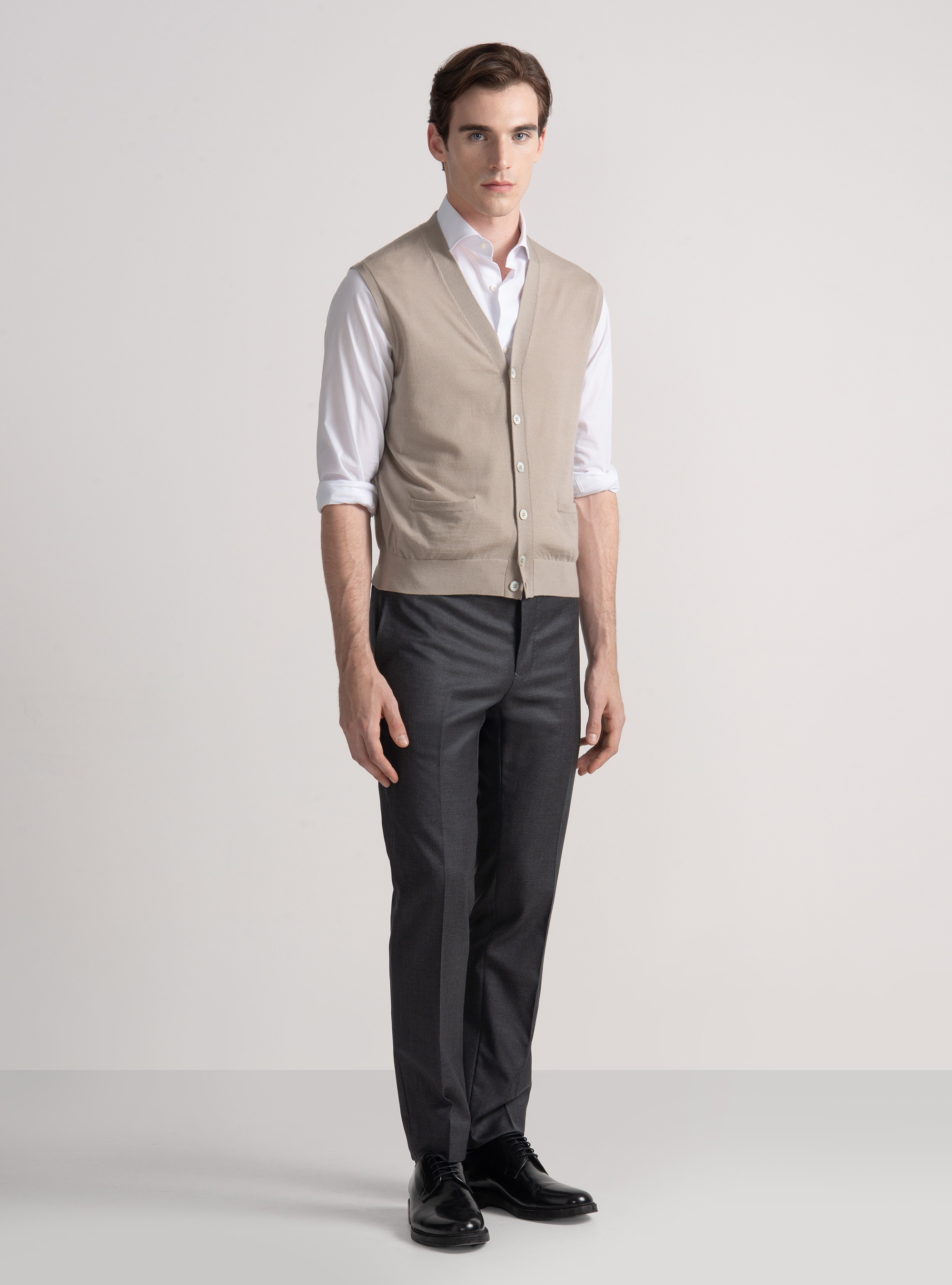 Chaleco de punto con botones de lana merina extrafina, ARENA