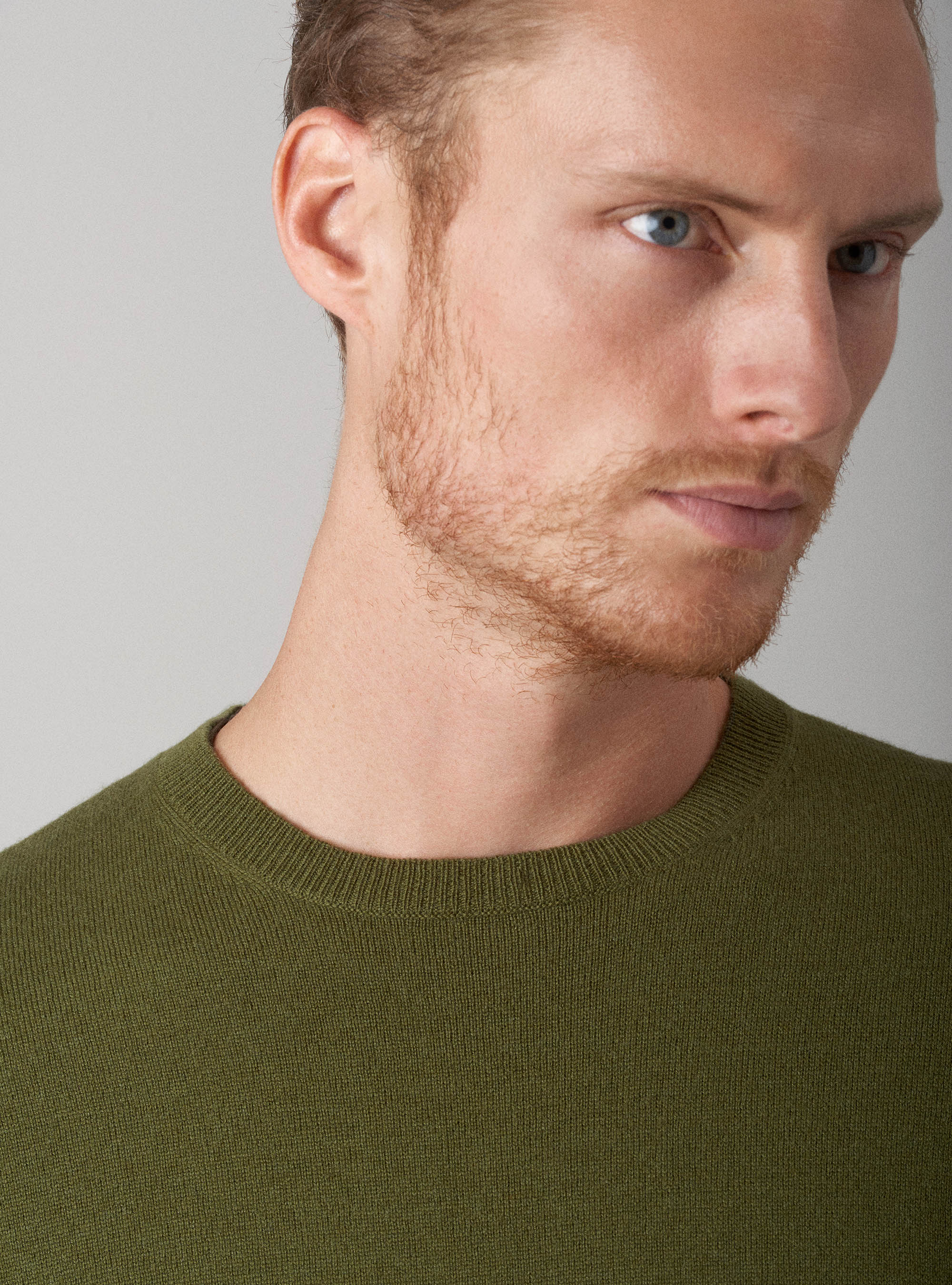 Maglia girocollo in lana lambswool e cashmere, OLIVA