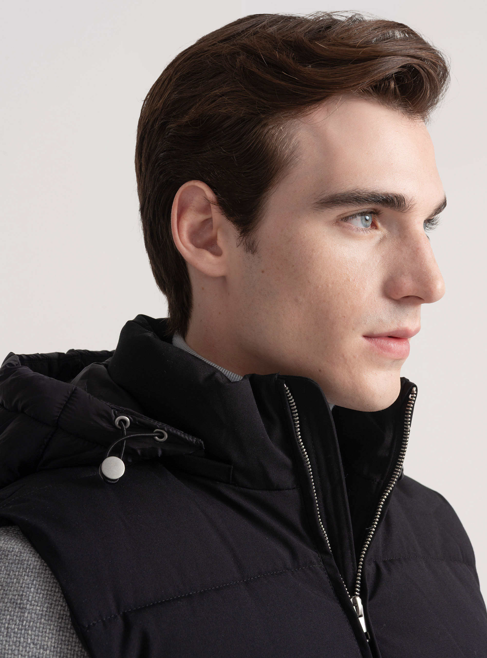 Smanicato imbottito con cappuccio, NERO