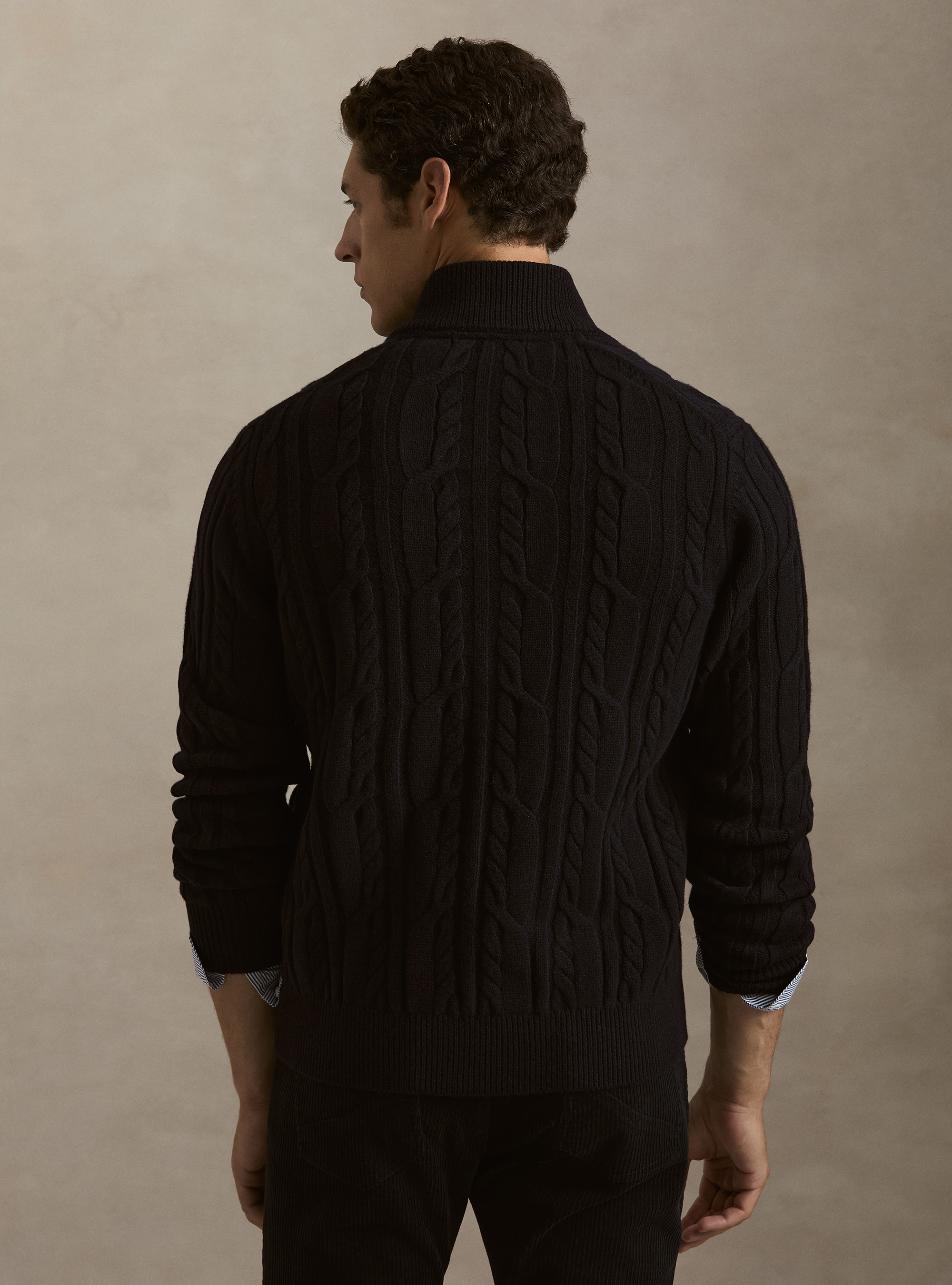 Strickjacke aus Wolle und Kaschmir mit Zopfmuster, NAVY 0218C