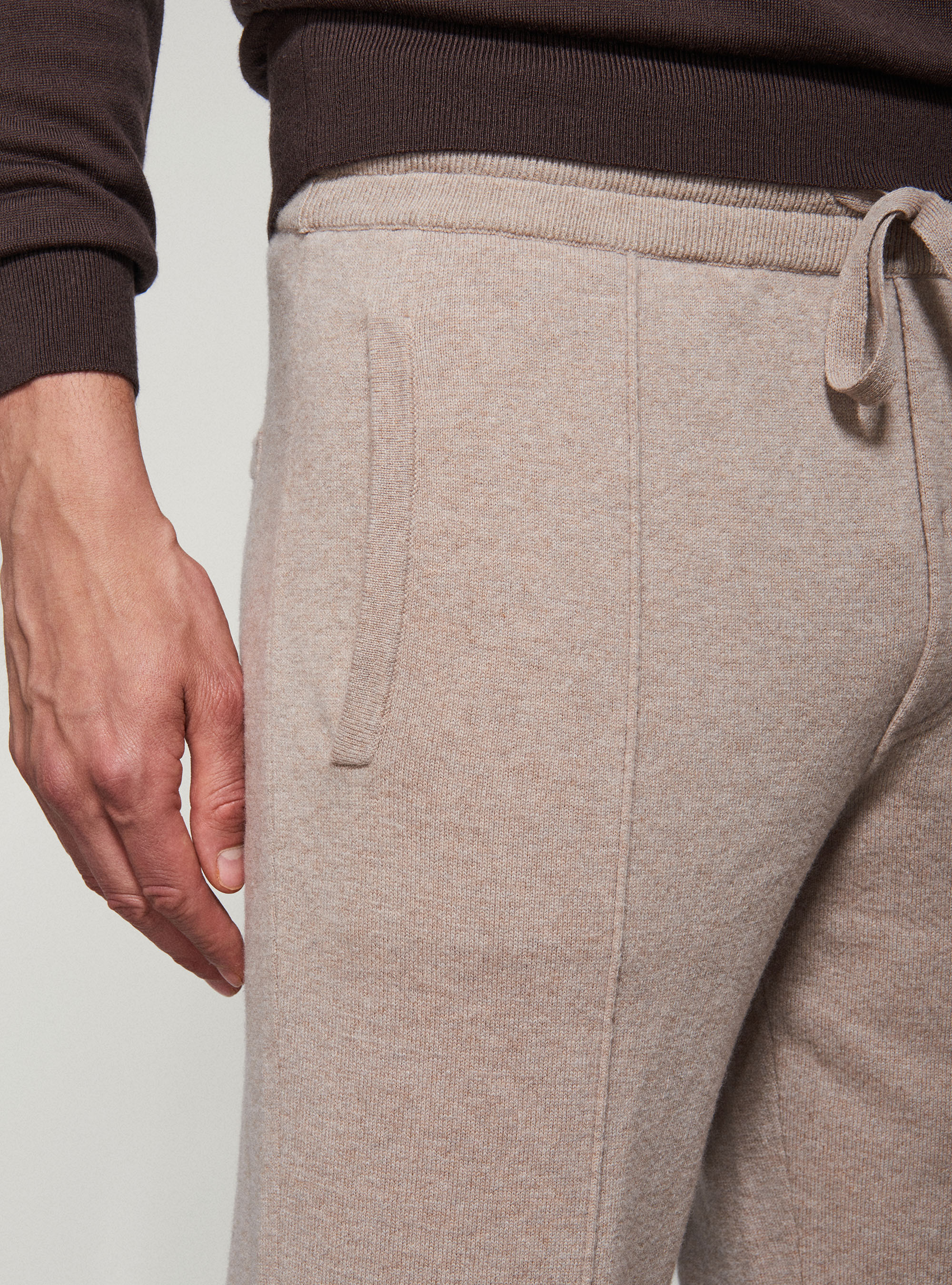 Pantalon de jogging en laine cachemire, Ã CRU